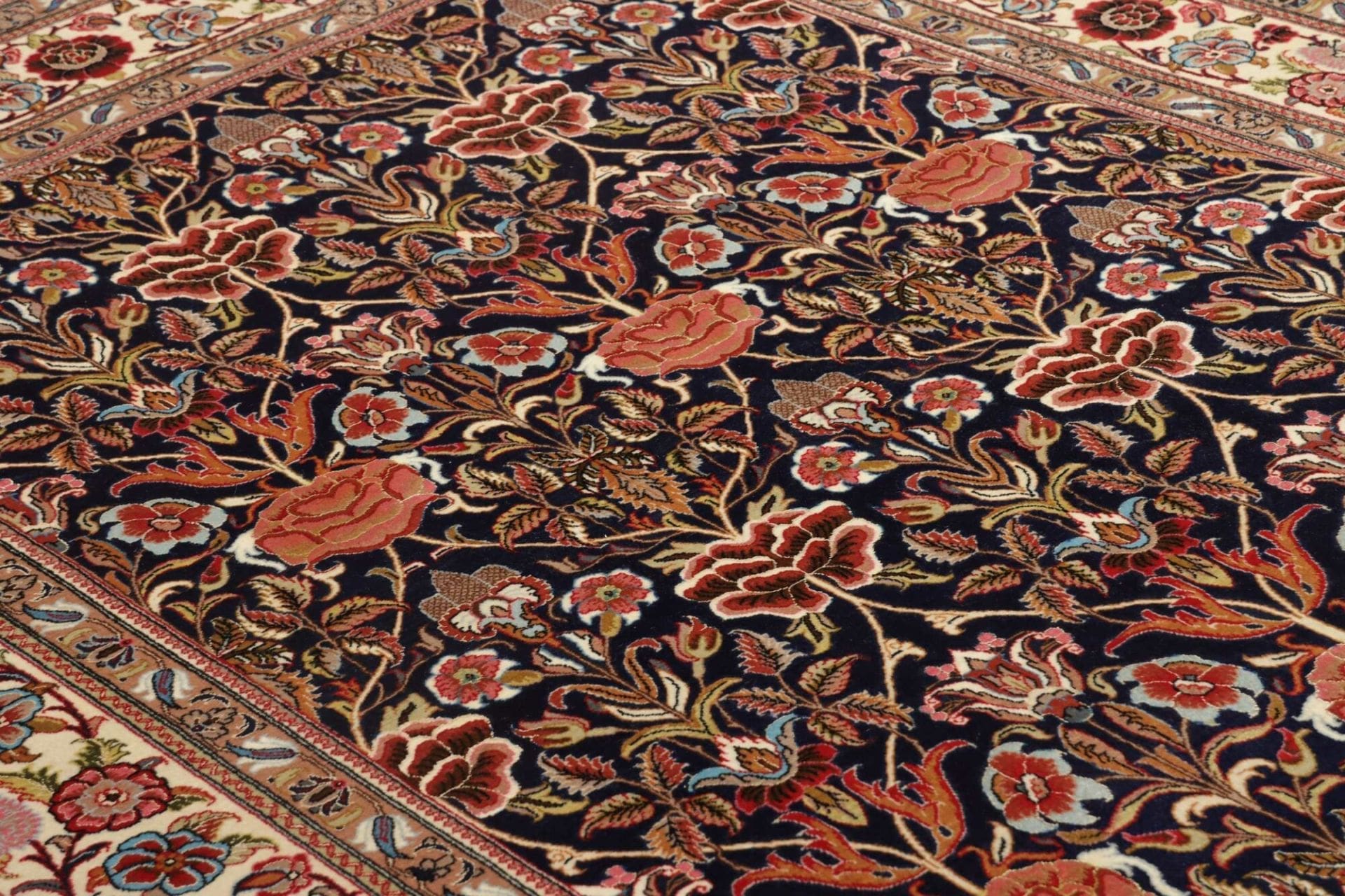 Isfahan Perserteppich aus Iran, 143 × 222 cm
