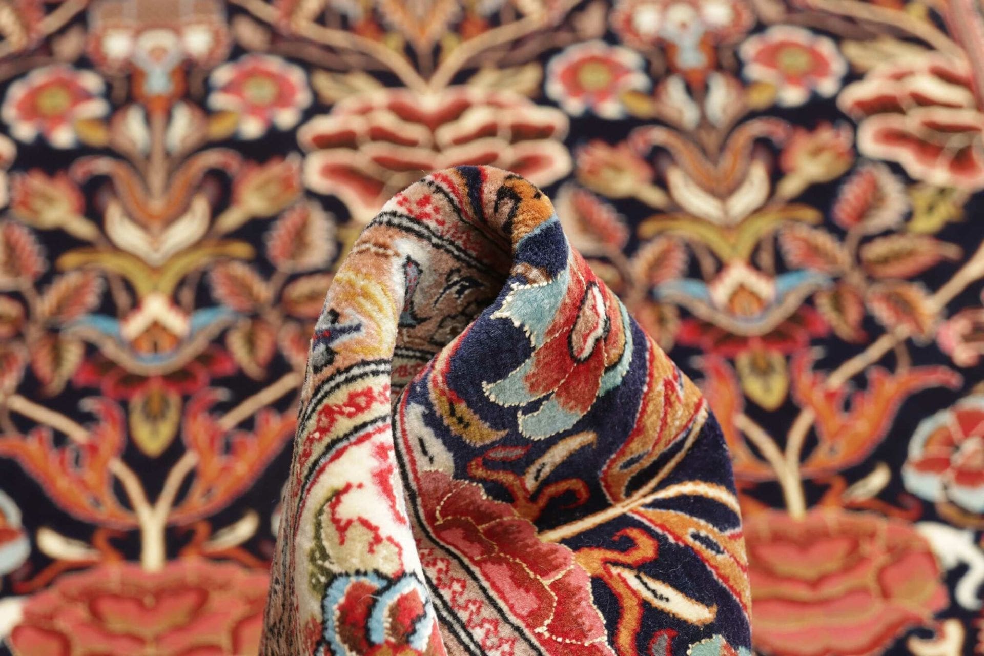 Isfahan Perserteppich aus Iran, 143 × 222 cm