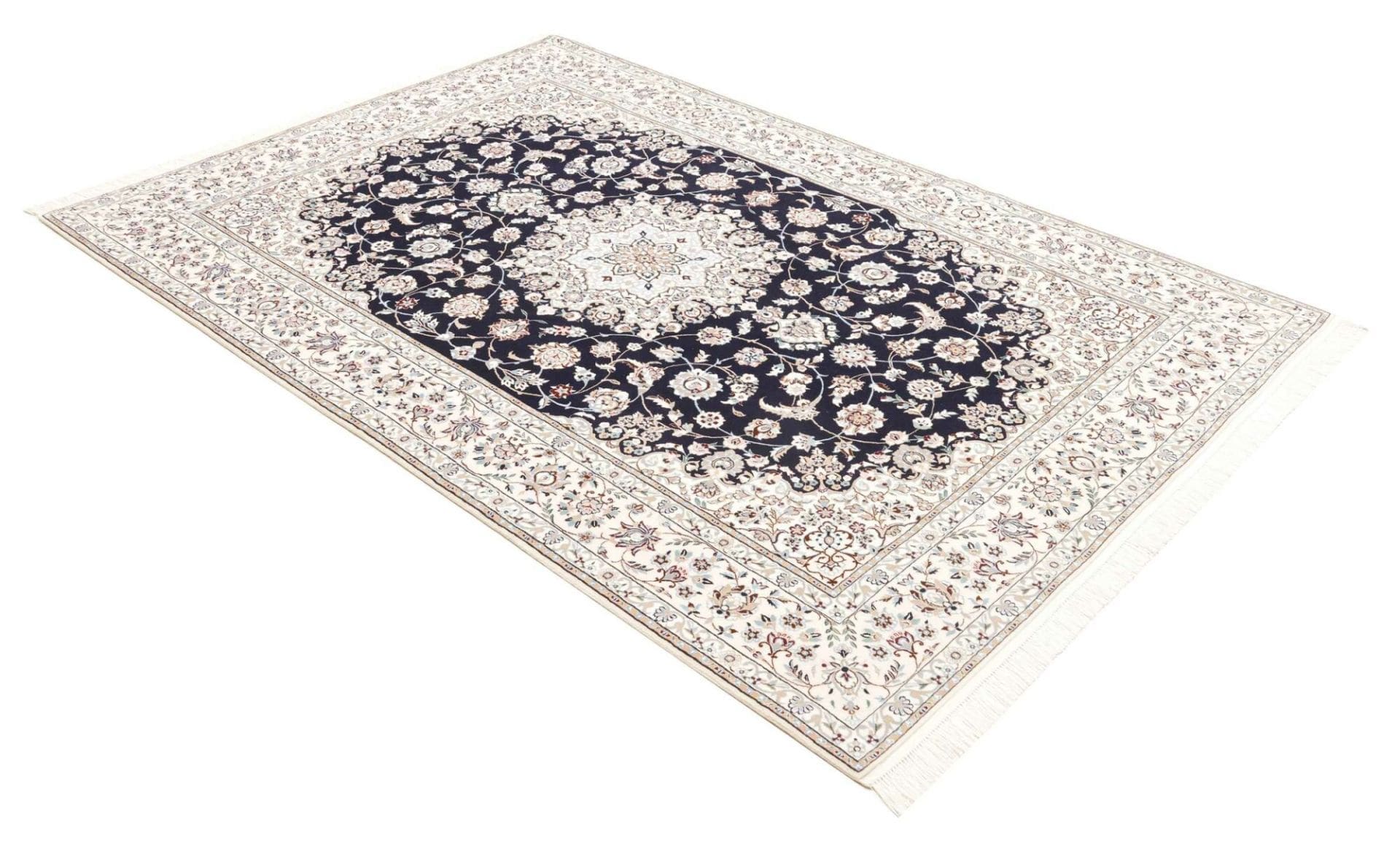 Handgeknüpfter Nain Perserteppich 151 × 223 cm