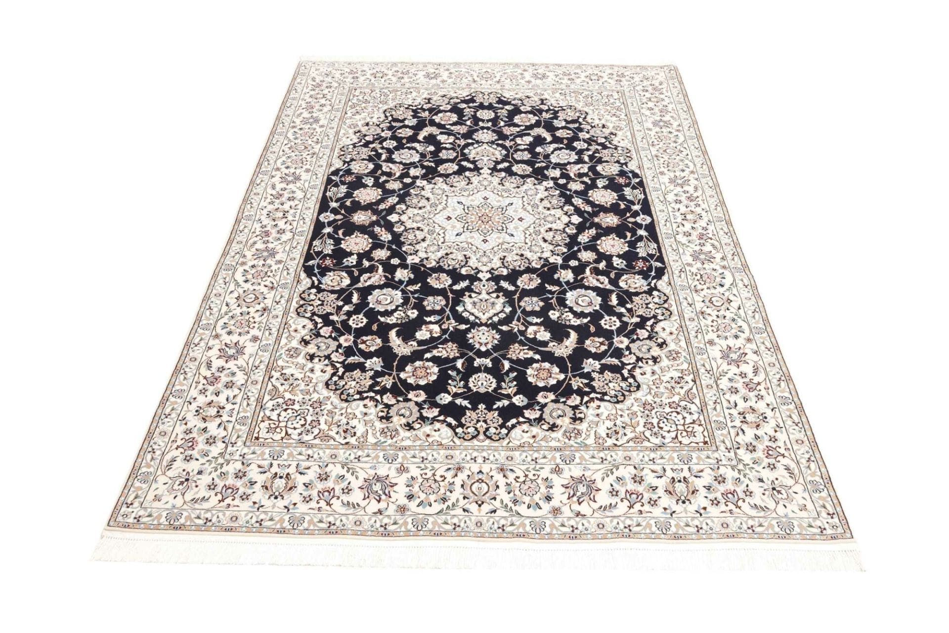 Handgeknüpfter Nain Perserteppich 151 × 223 cm