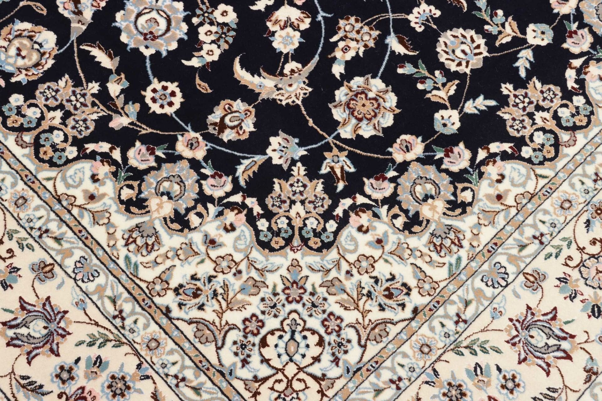 Handgeknüpfter Nain Perserteppich 151 × 223 cm