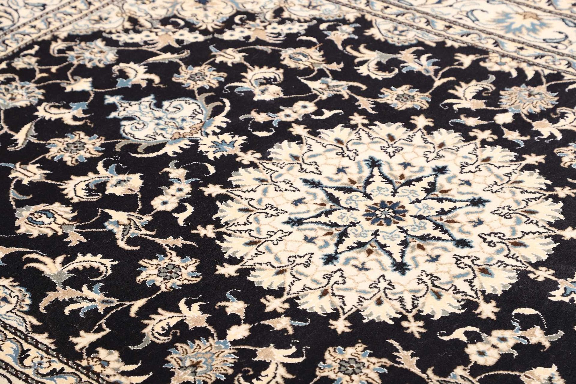 nain-teppich-168-x-246-cm-florales-muster-schurwolle-handgeknupft-6 Handgeknüpfter Nain Perserteppich 168 × 246 cm