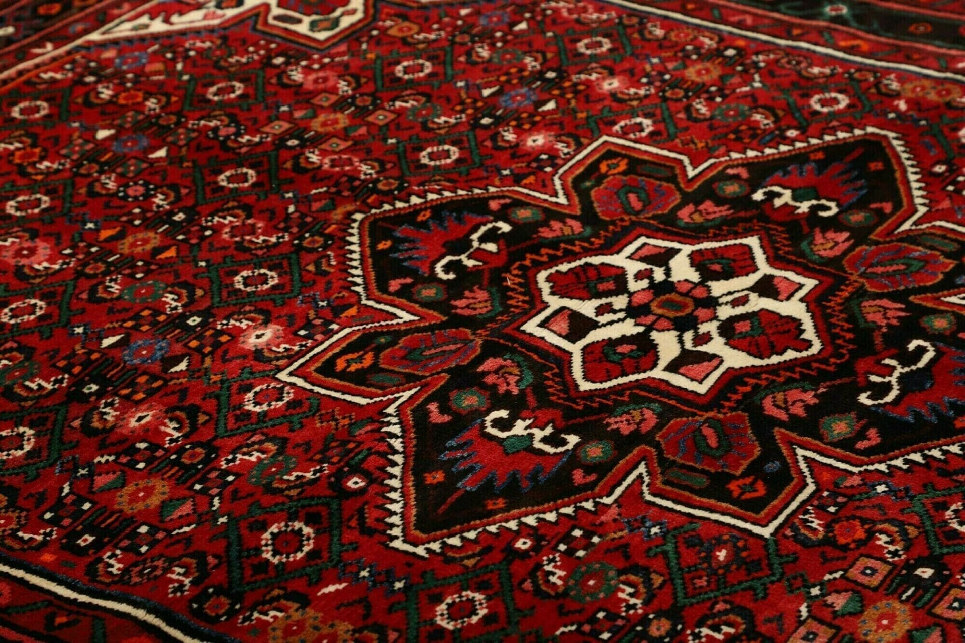 Hamadan Perserteppich aus Iran, 164 × 218 cm