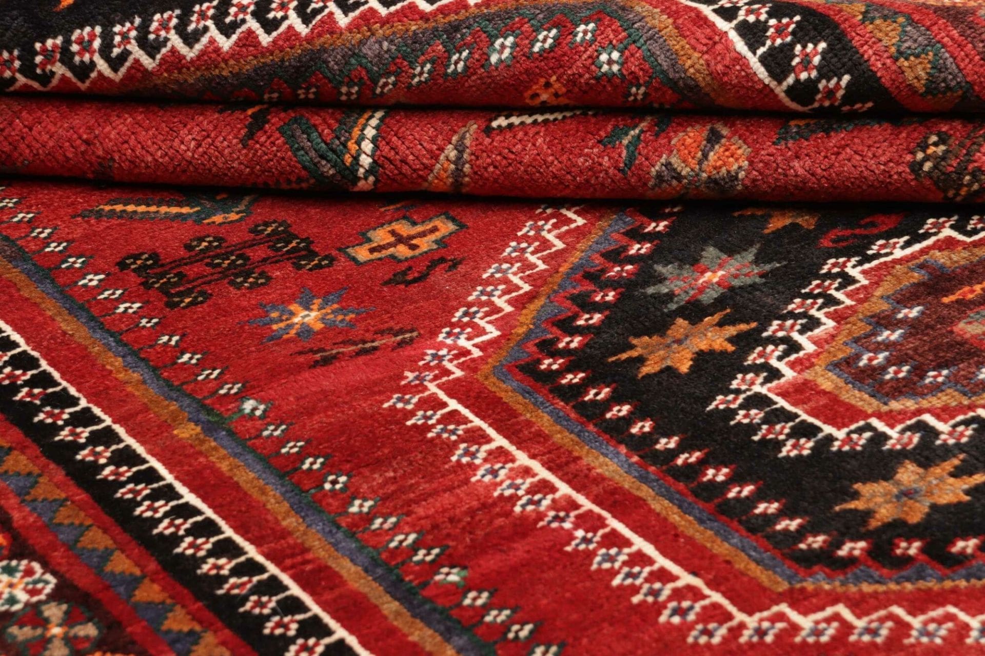 Shiraz Perserteppich 153 × 248 cm aus Wolle, handgeknüpft