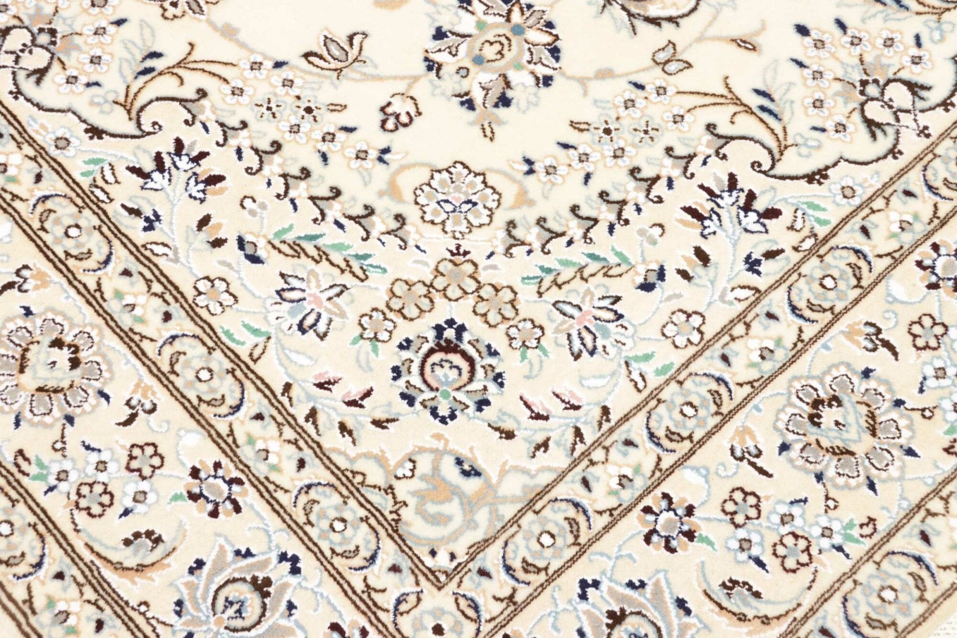 nain-teppich-171-x-274-cm-florale-musterung-handgeknupft-perserteppich-5 Nain Perserteppich aus Iran, 171 × 274 cm