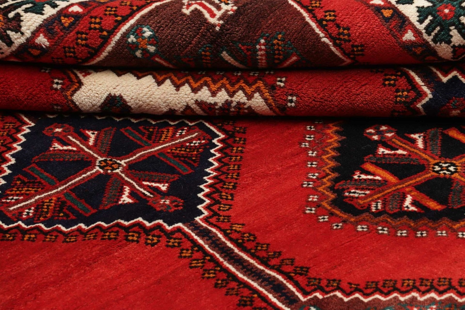 Shiraz Perserteppich aus Iran, 168 × 252 cm