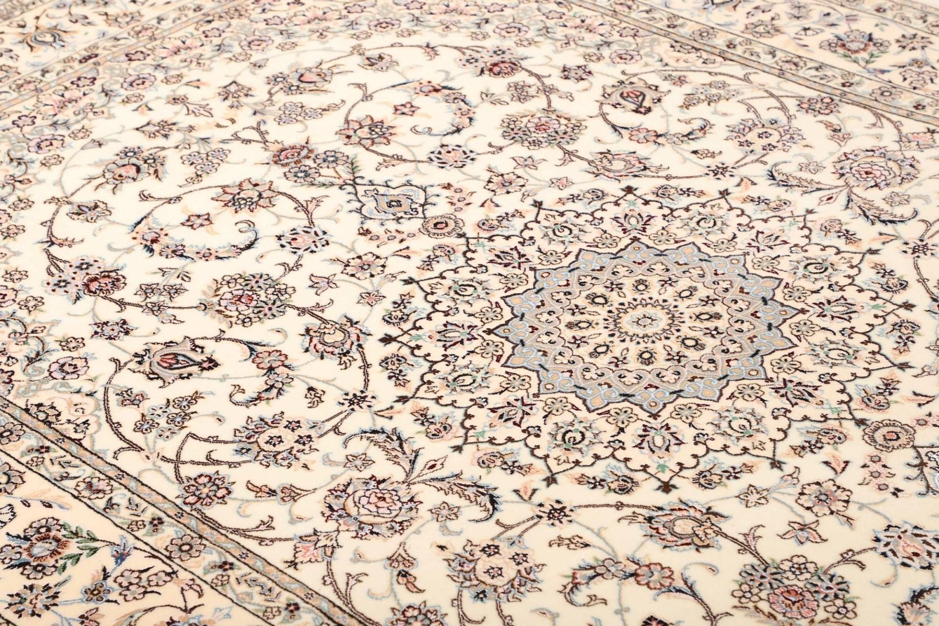 Handgeknüpfter Nain Perserteppich, 162 × 244 cm, Wolle