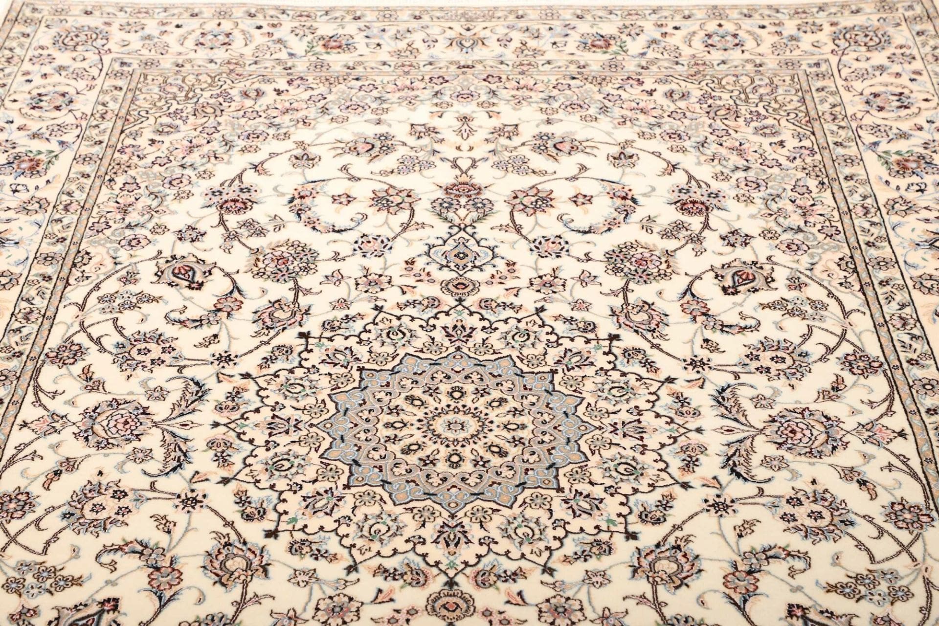 Handgeknüpfter Nain Perserteppich, 162 × 244 cm, Wolle