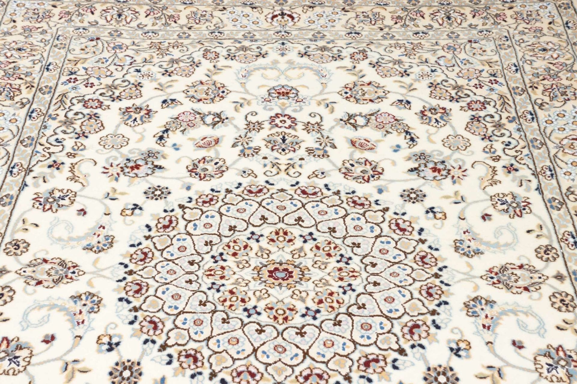 nain-teppich-157-x-243-cm-florales-muster-handgeknupft-8 Nain Perserteppich aus Iran, 157 × 243 cm