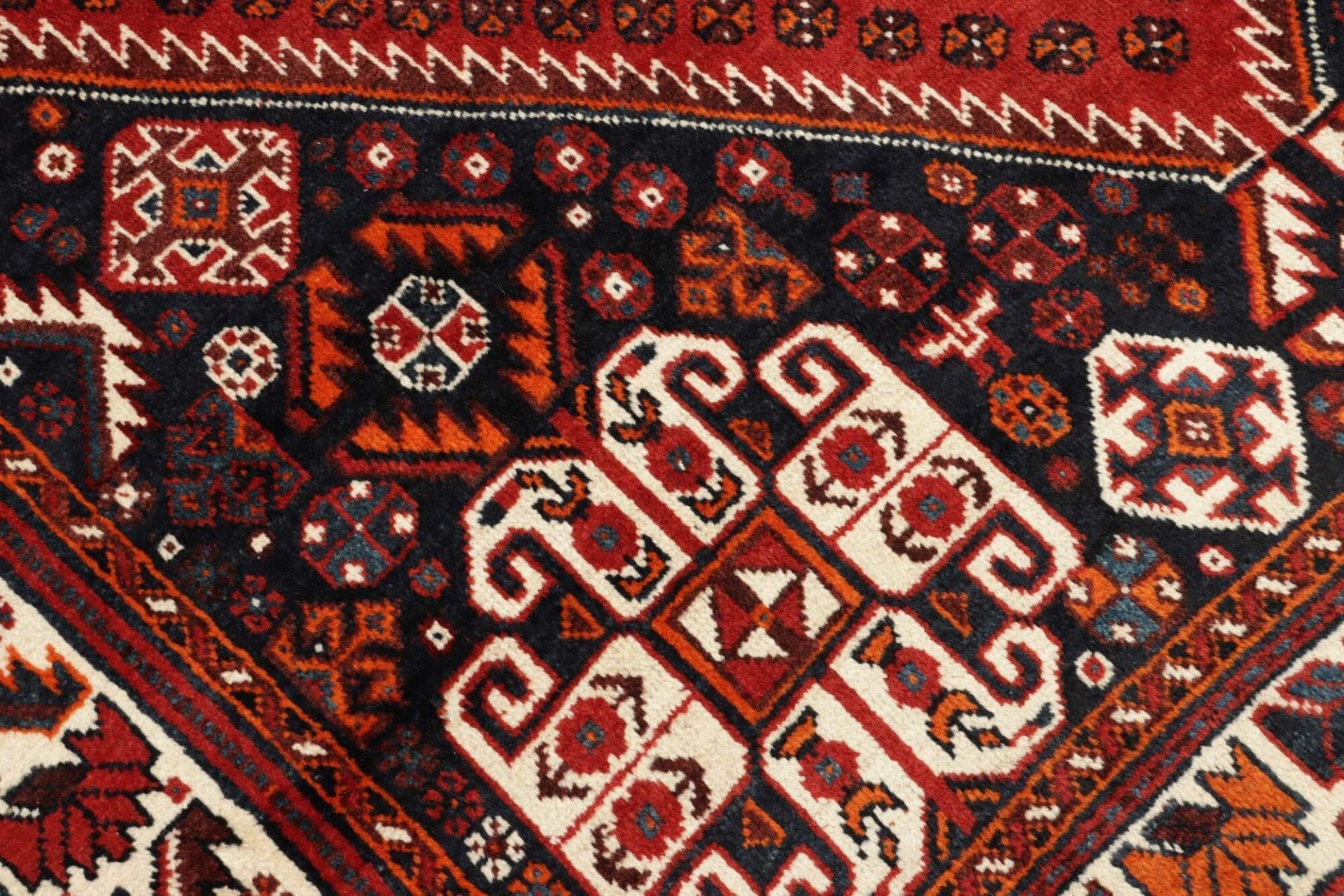 Handgeknüpfter Shiraz Perserteppich 163 × 250 cm