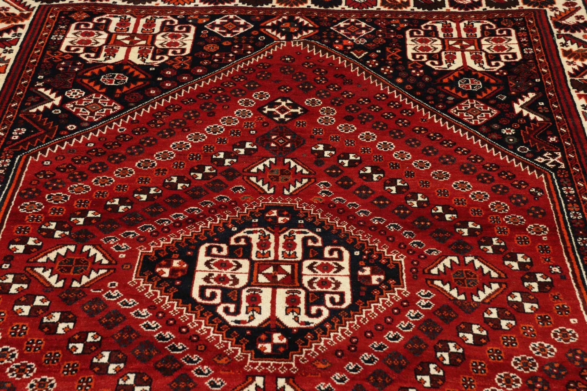 Handgeknüpfter Shiraz Perserteppich 163 × 250 cm