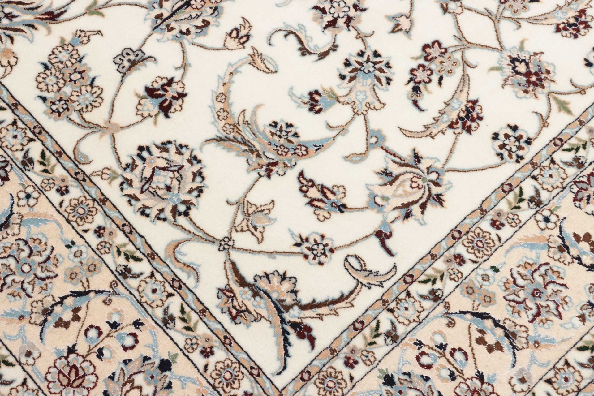 Nain Perserteppich aus Iran, 163 × 235 cm