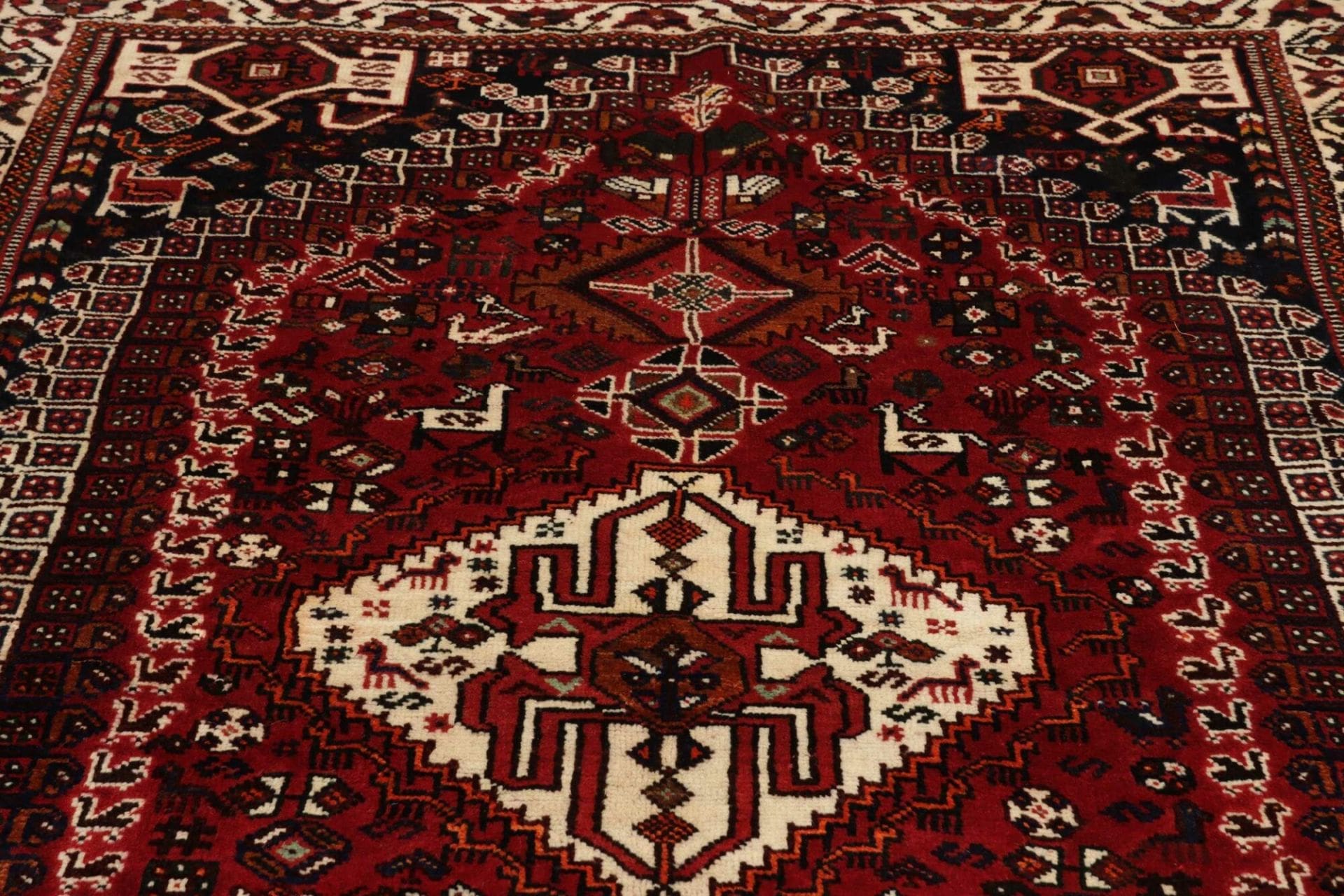 shiraz-orientteppich-163-x-253cm-handgeknupft-aus-wolle-7 Shiraz Perserteppich 163 × 253 cm aus Wolle, handgeknüpft
