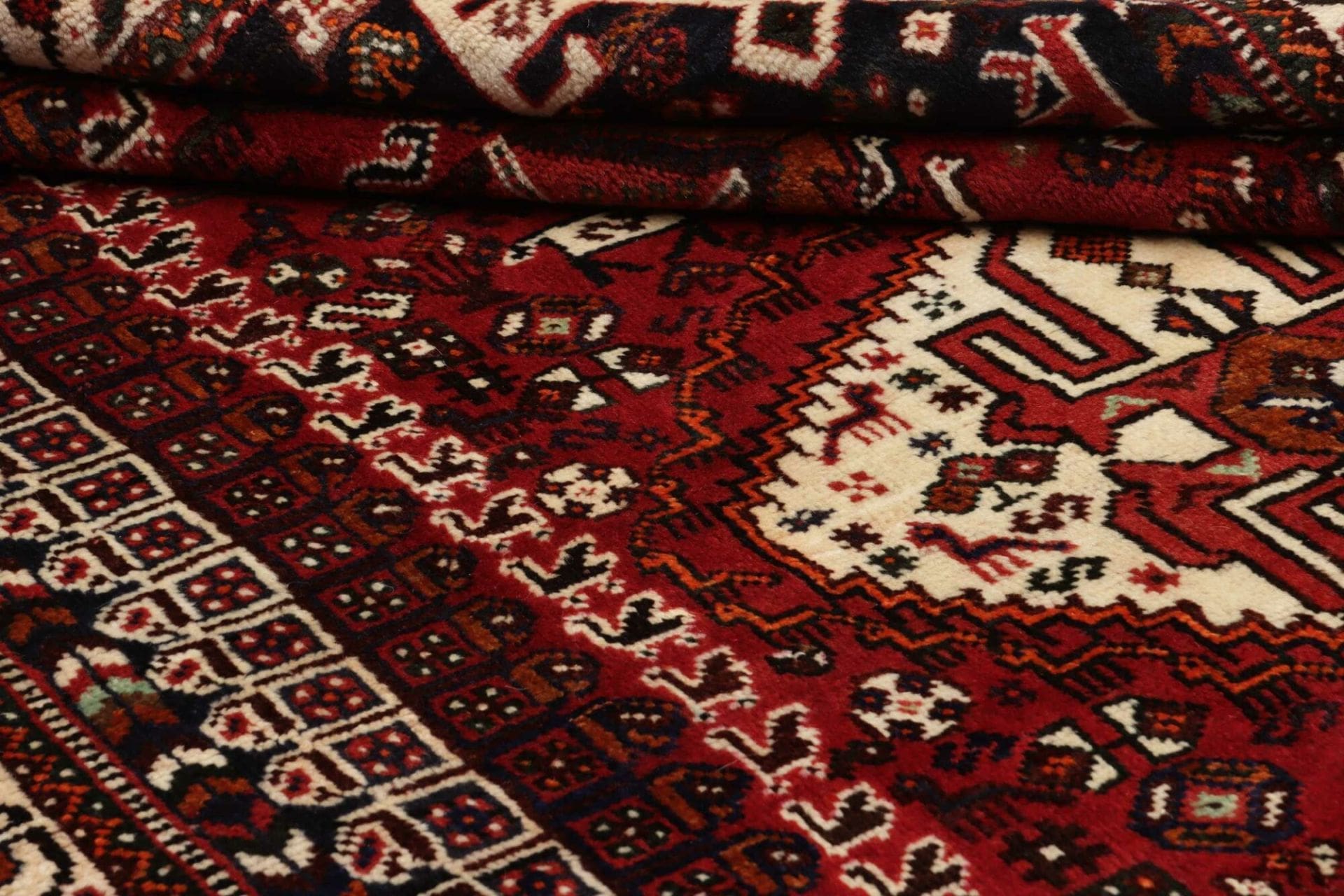 shiraz-orientteppich-163-x-253cm-handgeknupft-aus-wolle-9 Shiraz Perserteppich 163 × 253 cm aus Wolle, handgeknüpft