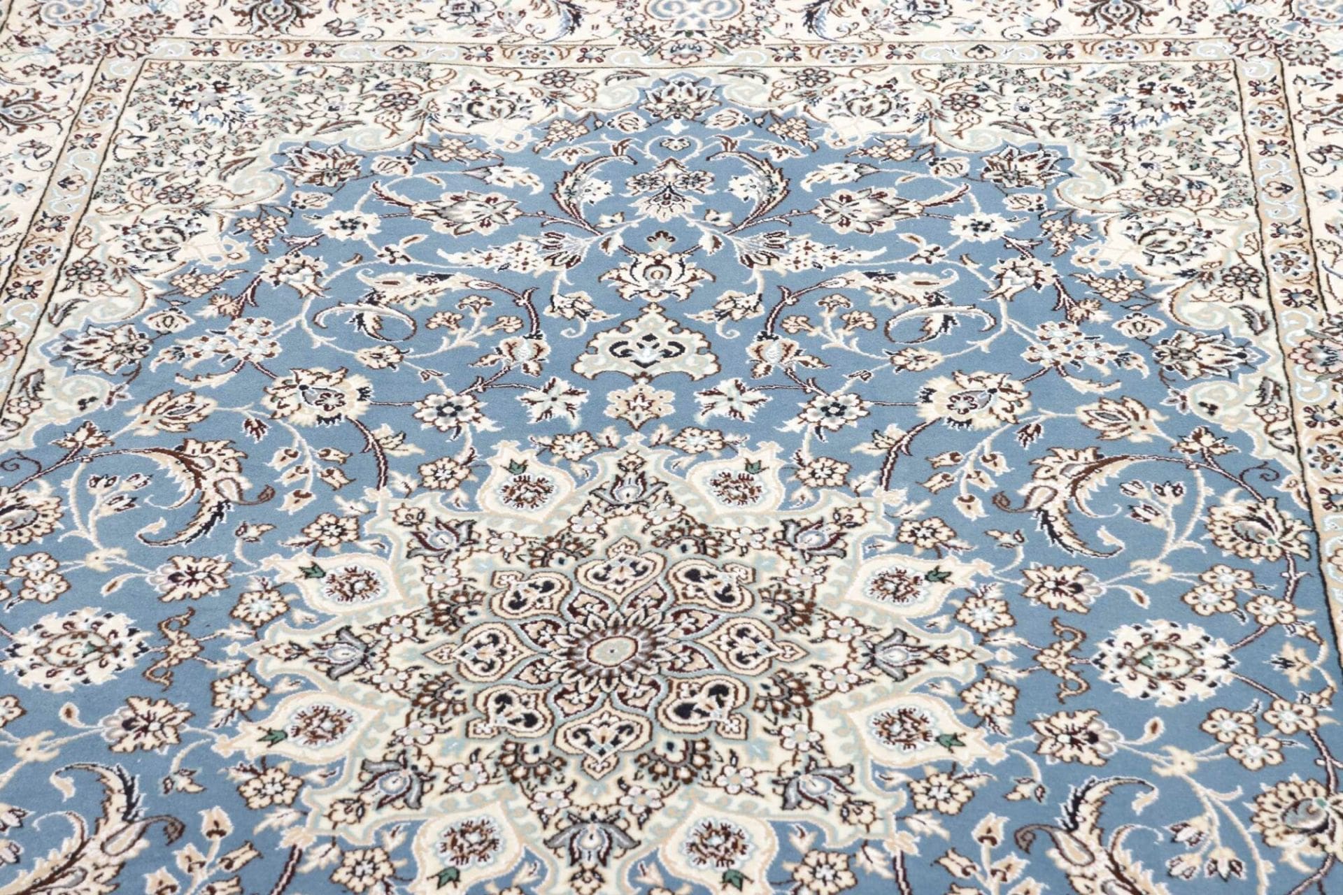 Handgeknüpfter Nain Perserteppich 148 × 240 cm