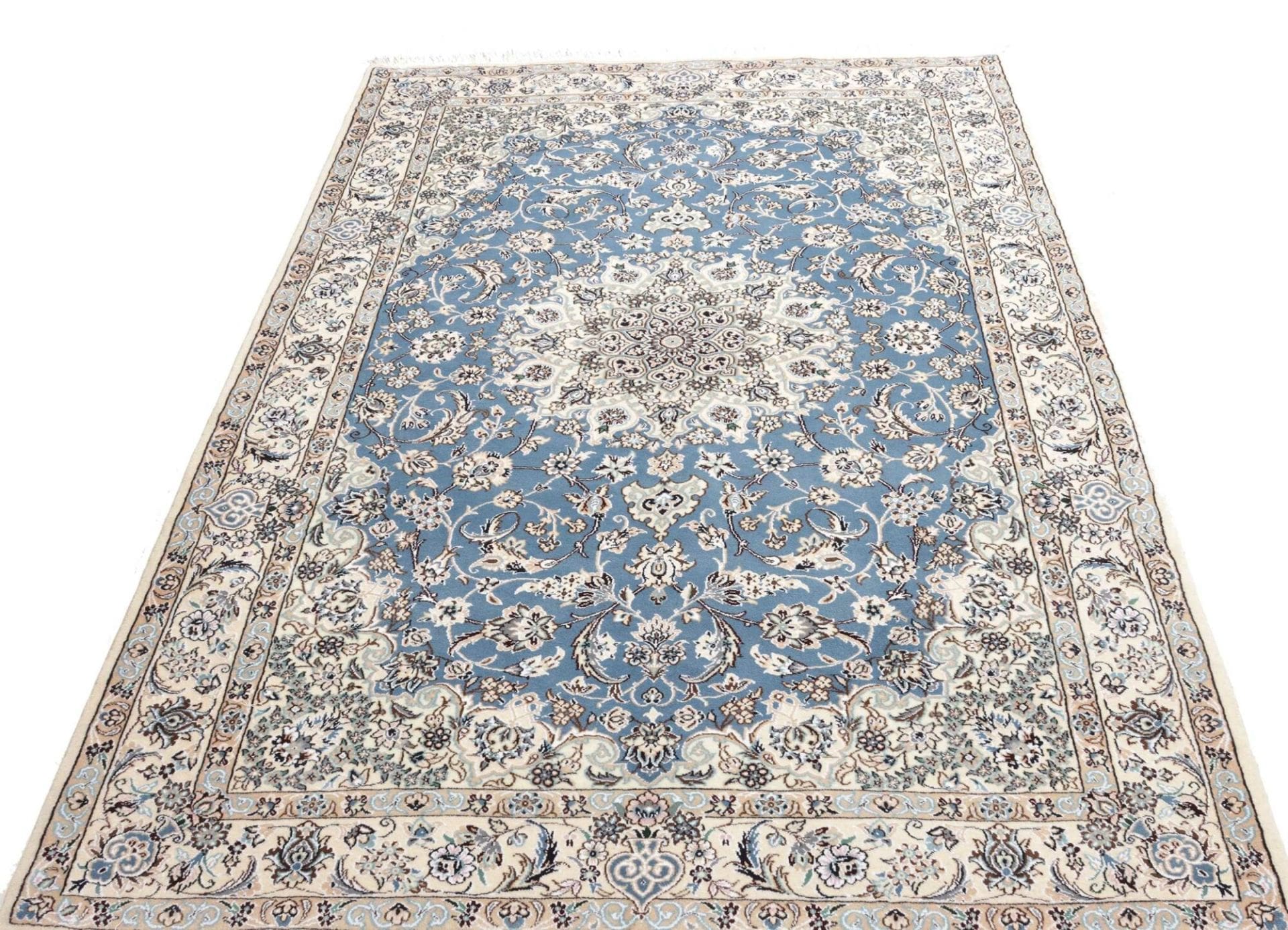 Handgeknüpfter Nain Perserteppich 155 × 237 cm