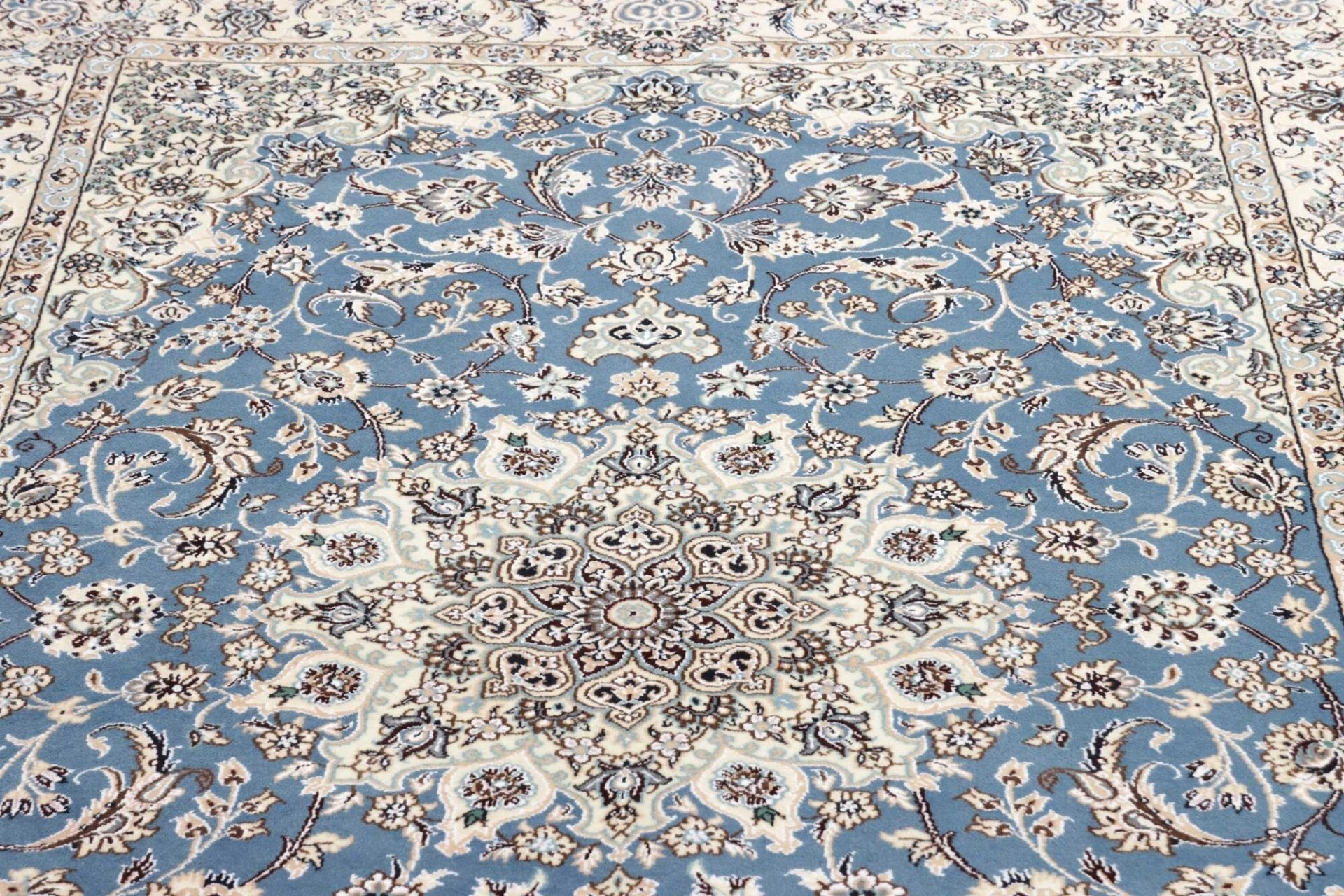 Handgeknüpfter Nain Perserteppich 155 × 237 cm
