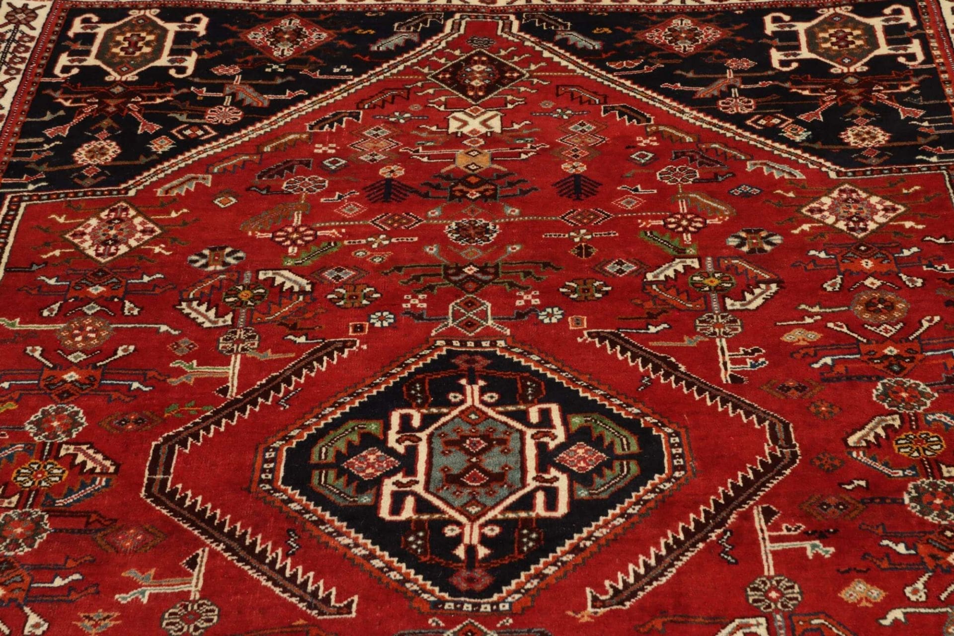 shiraz-teppich-161-x-246-cm-wolle-geometrisches-muster-handgeknupft-6 Handgeknüpfter Shiraz Perserteppich 161 × 246 cm
