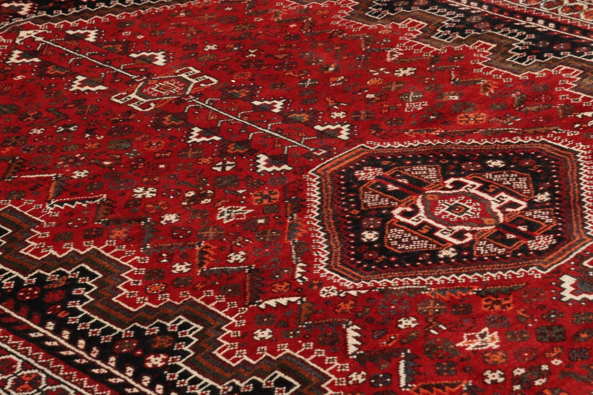 Shiraz Perserteppich aus Iran, 166 × 268 cm