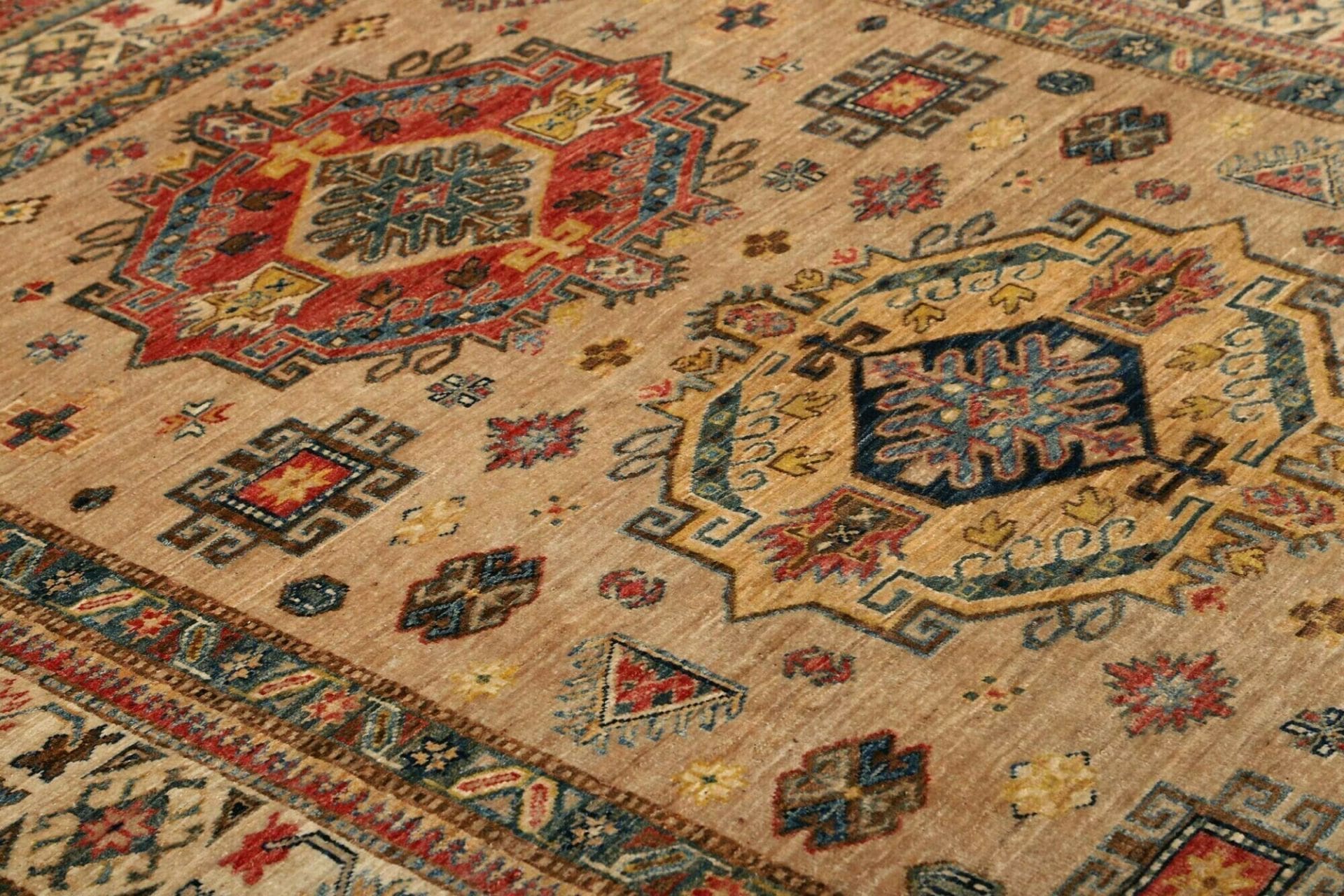 Kazak Orientteppich 170 × 234 cm aus Wolle, handgeknüpft