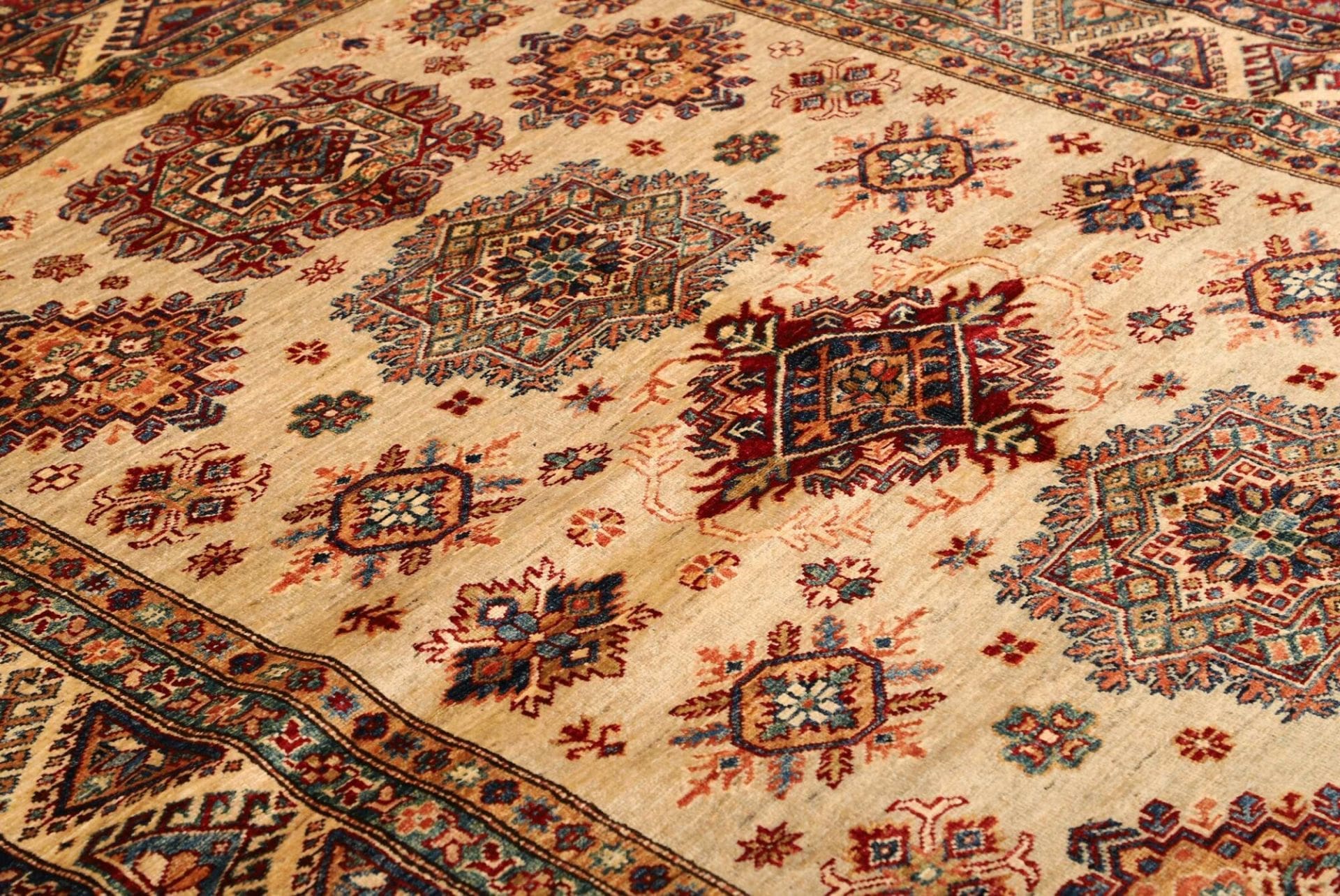 Kazak Orientteppich aus Pakistan, 177 × 238 cm