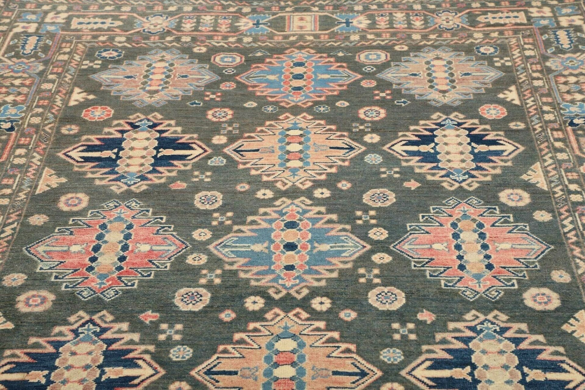 Kazak Orientteppich aus Pakistan, 177 × 230 cm