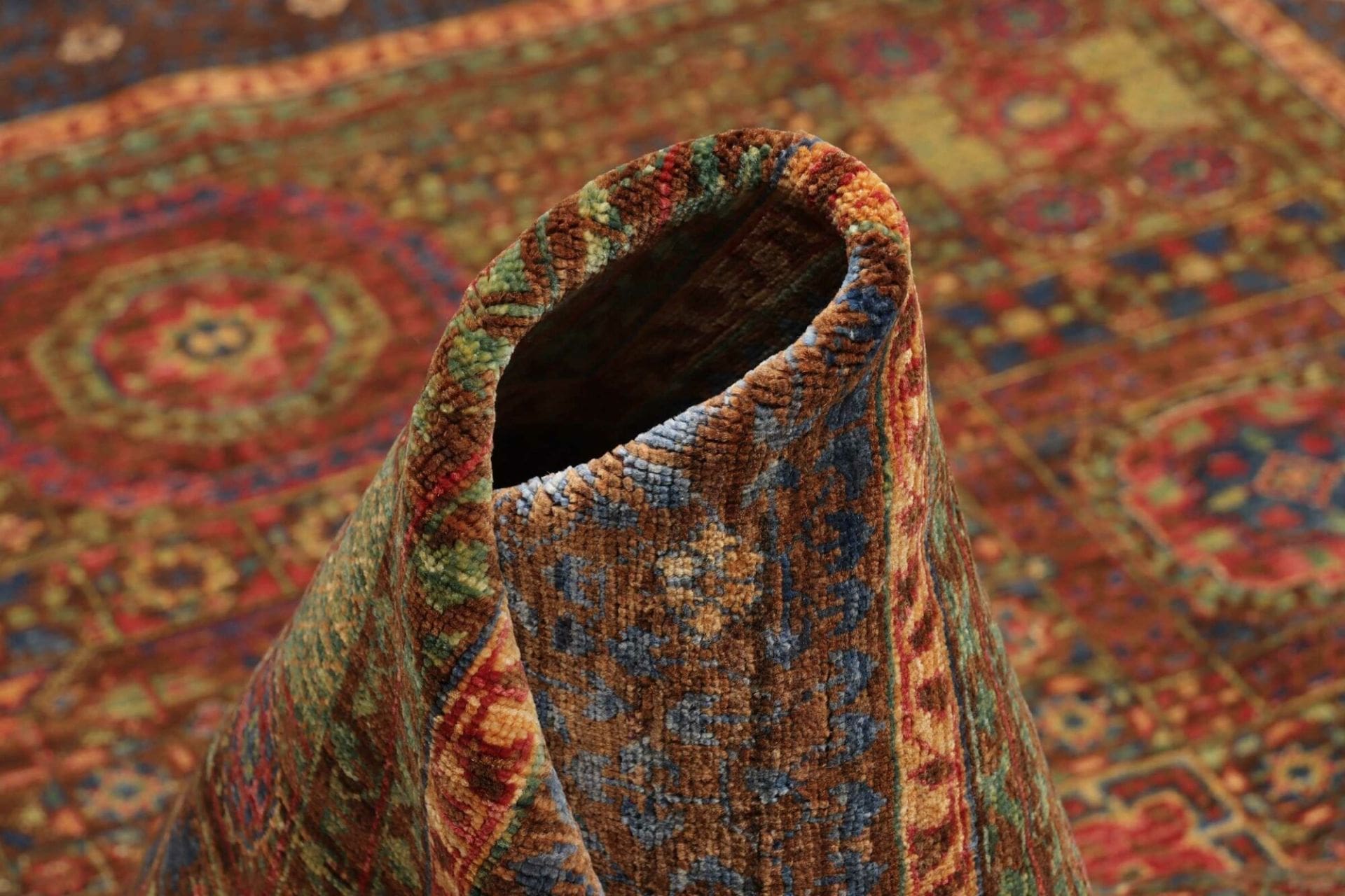 Mamluk Orientteppich 172 × 234 cm aus Wolle, handgeknüpft