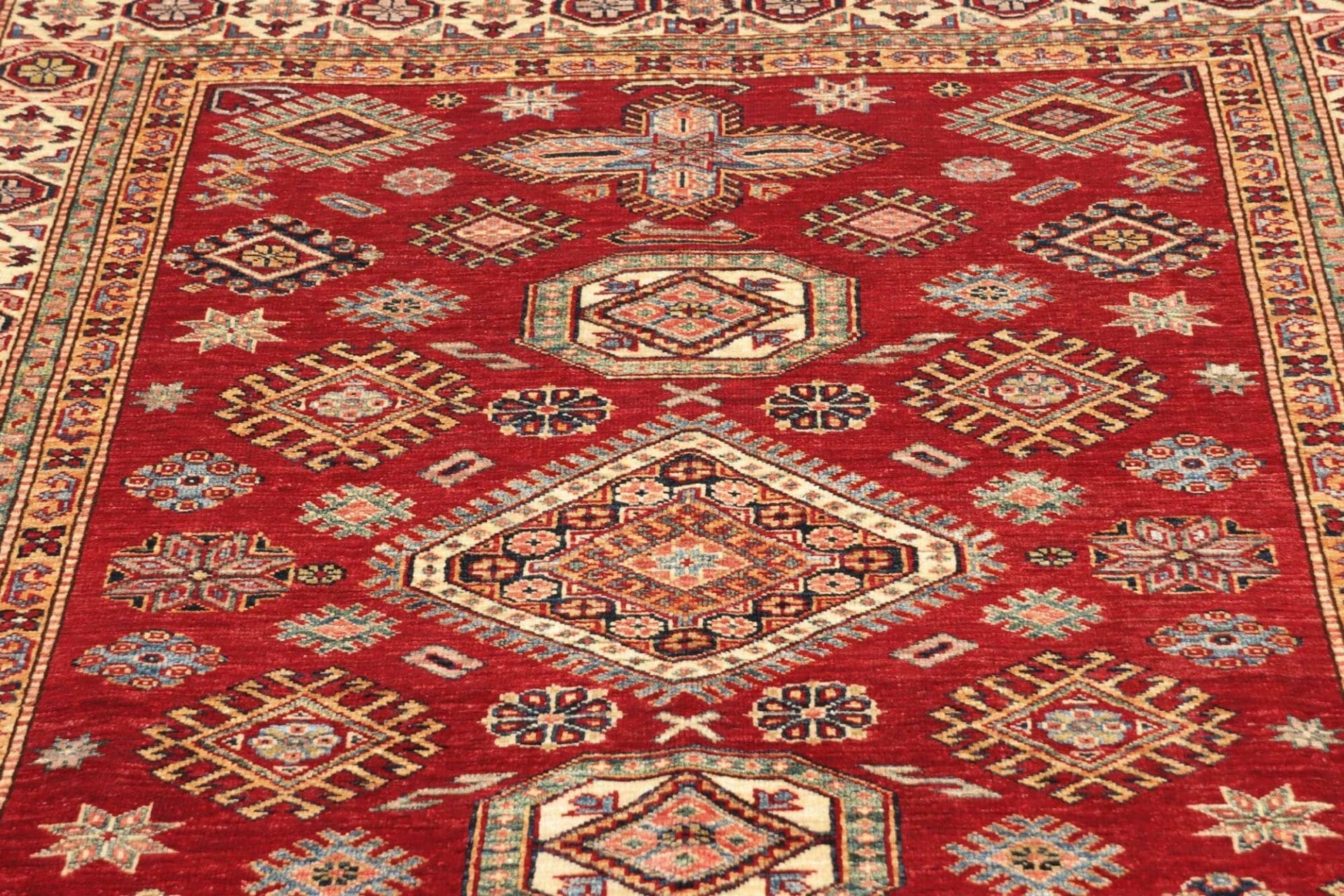 Kazak Orientteppich 148 × 190 cm aus Wolle, handgeknüpft