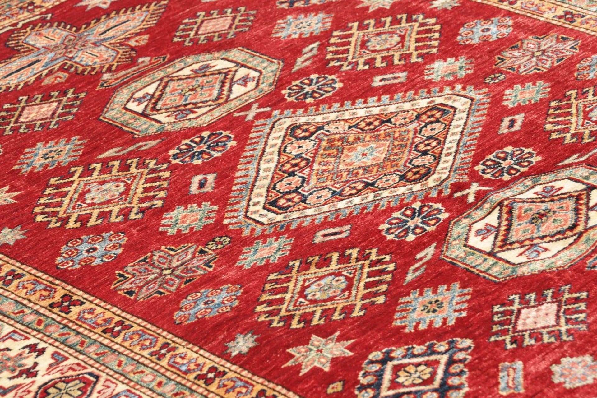 Kazak Orientteppich 148 × 190 cm aus Wolle, handgeknüpft