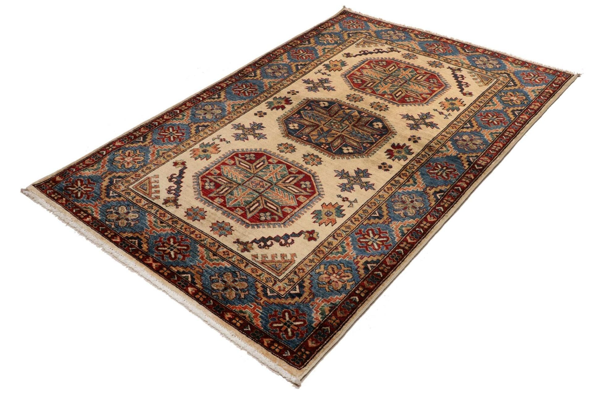 handgeknupfter-kazak-orientteppich-128-x-187-cm-geometrische-muster-1 Kazak Orientteppich 128 × 187 cm aus Wolle, handgeknüpft