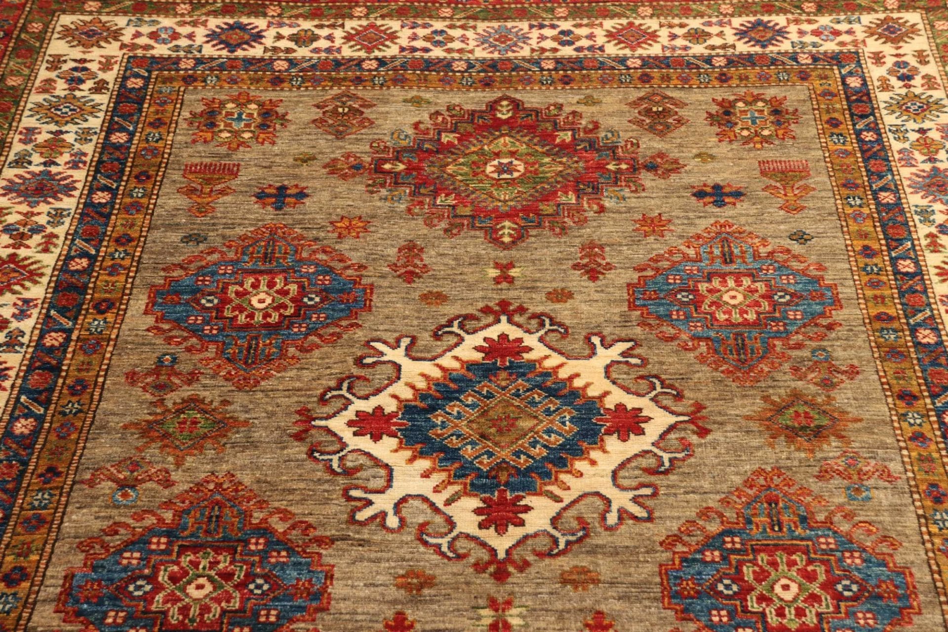 Kazak Orientteppich aus Pakistan, 148 × 203 cm