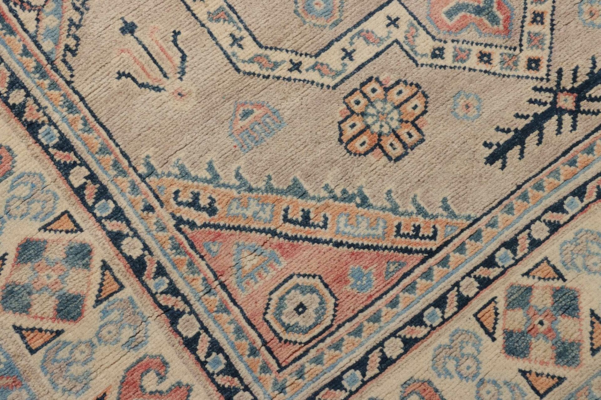 Kazak Orientteppich aus Pakistan, 125 × 189 cm