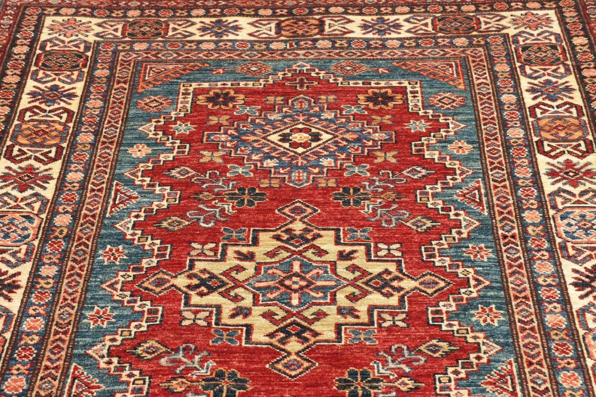 Kazak Orientteppich 123 × 184 cm aus Wolle, handgeknüpft