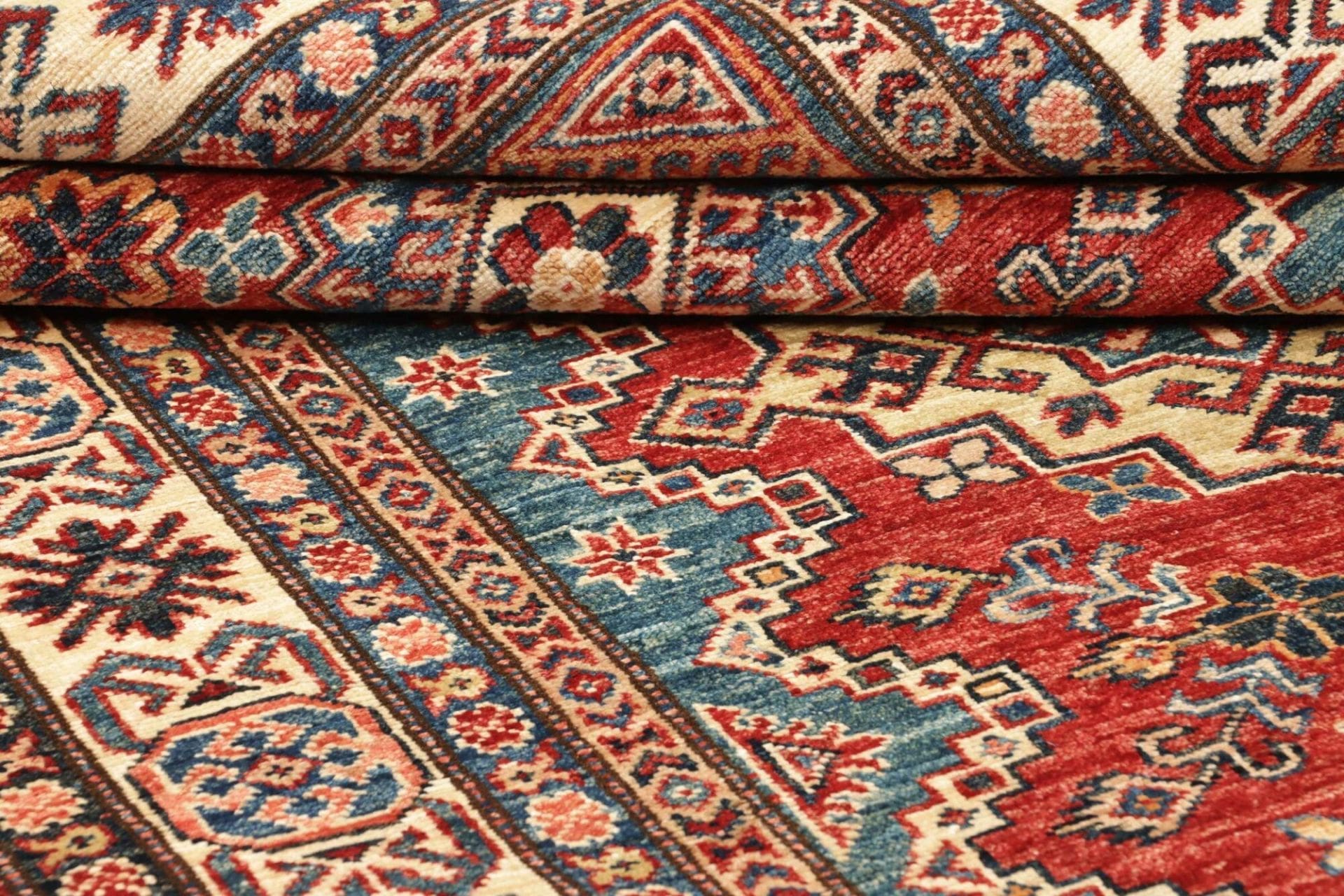 Kazak Orientteppich 123 × 184 cm aus Wolle, handgeknüpft
