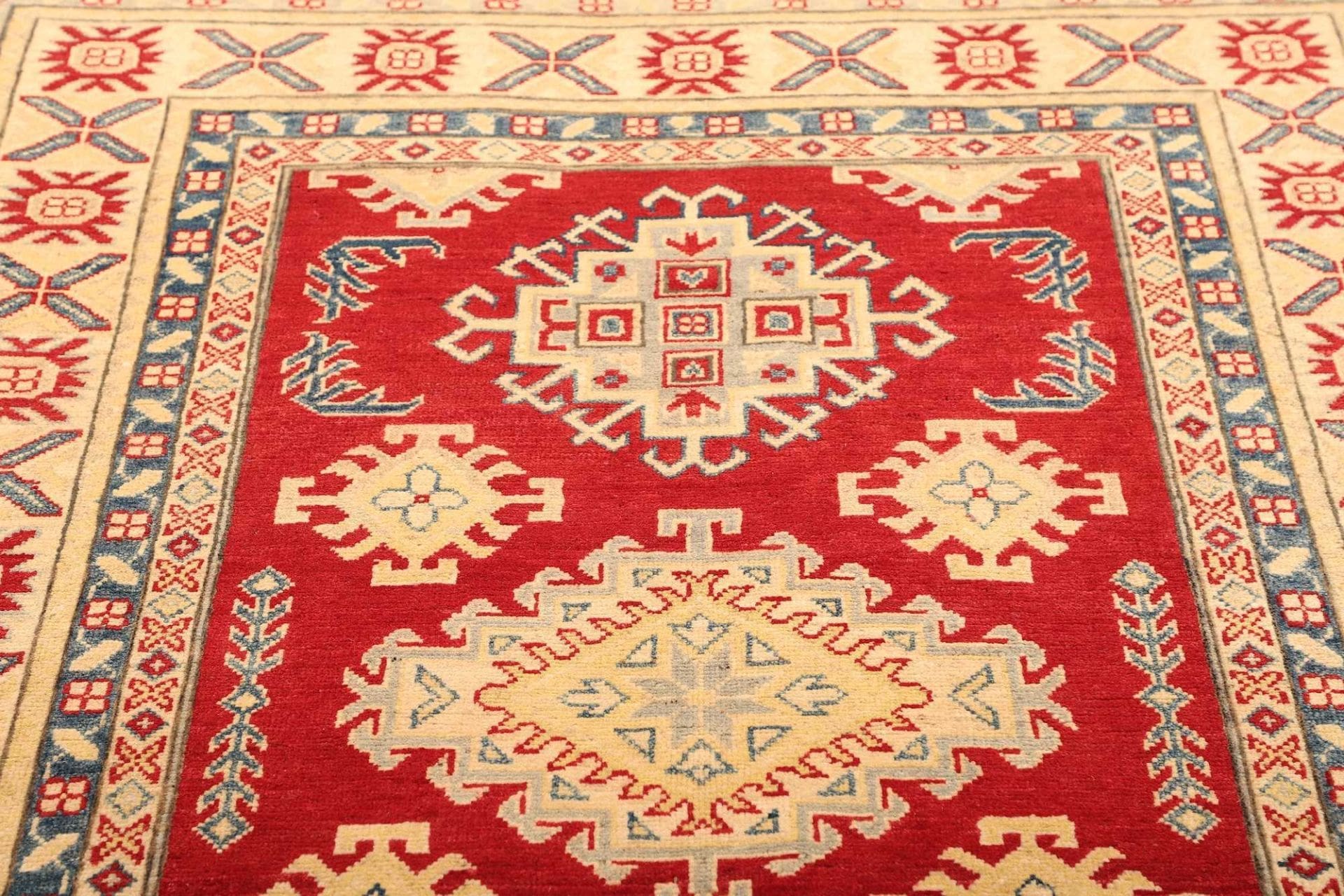 Kazak Orientteppich aus Pakistan, 133 × 181 cm