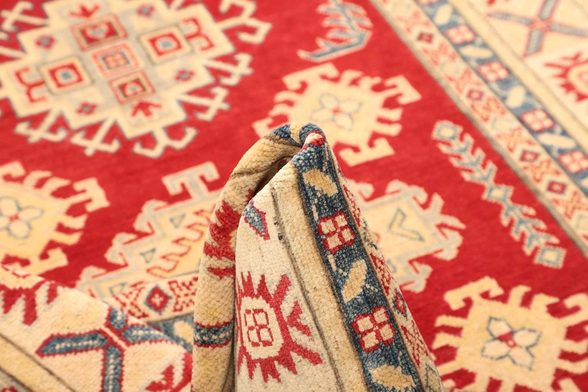 Kazak Orientteppich aus Pakistan, 133 × 181 cm