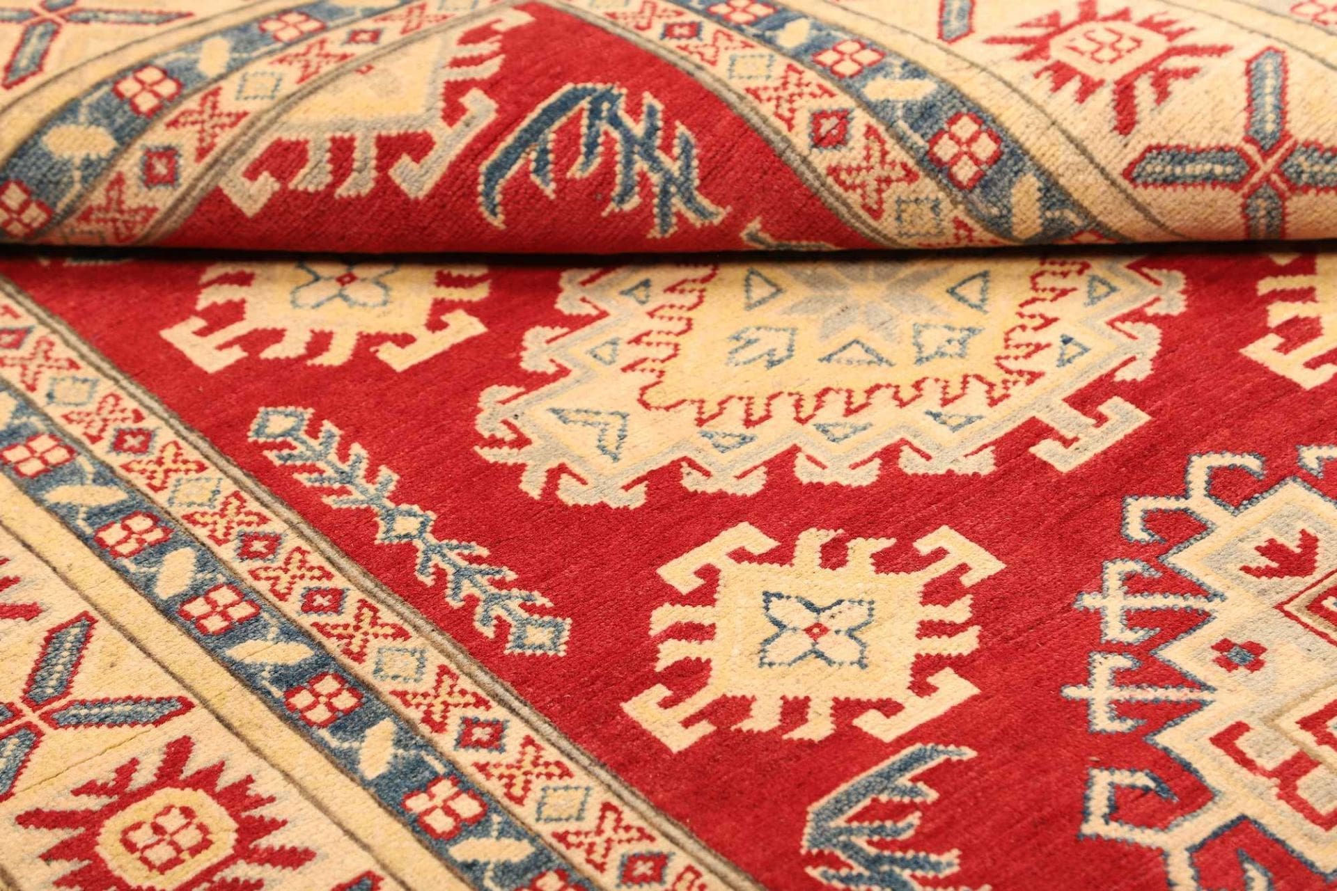 Kazak Orientteppich aus Pakistan, 133 × 181 cm