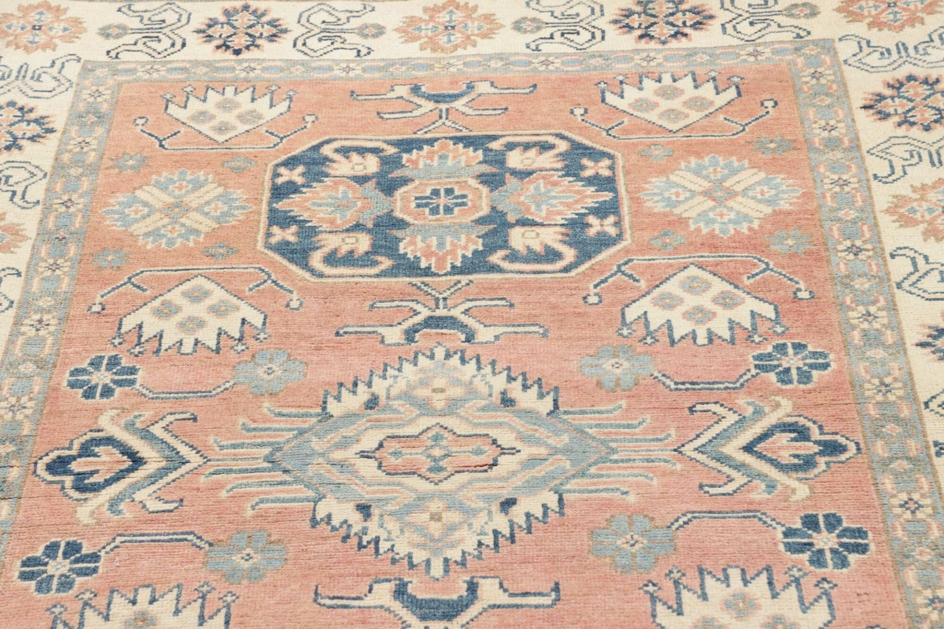Kazak Orientteppich aus Pakistan, 124 × 179 cm
