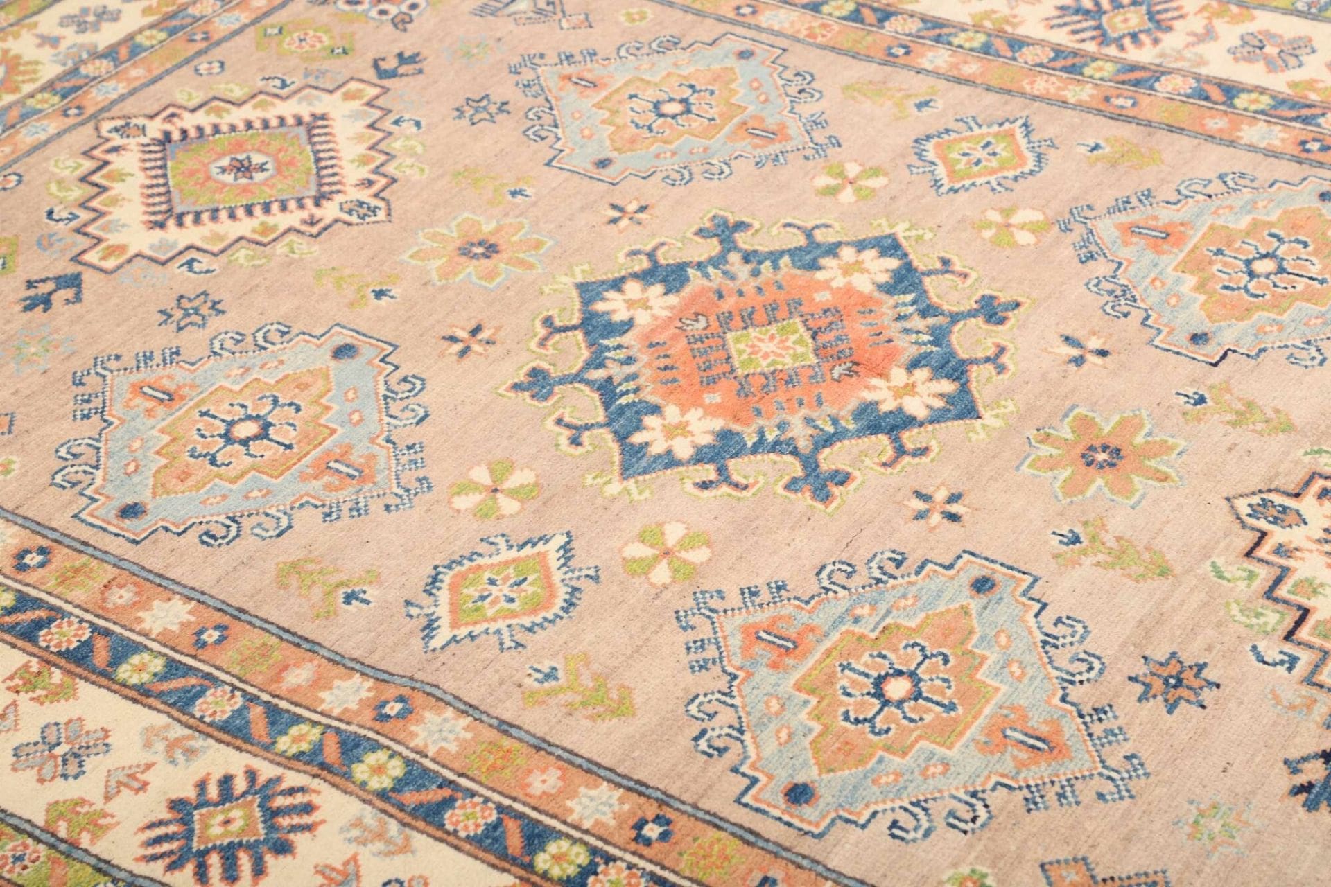 Kazak Orientteppich aus Pakistan, 156 × 199 cm