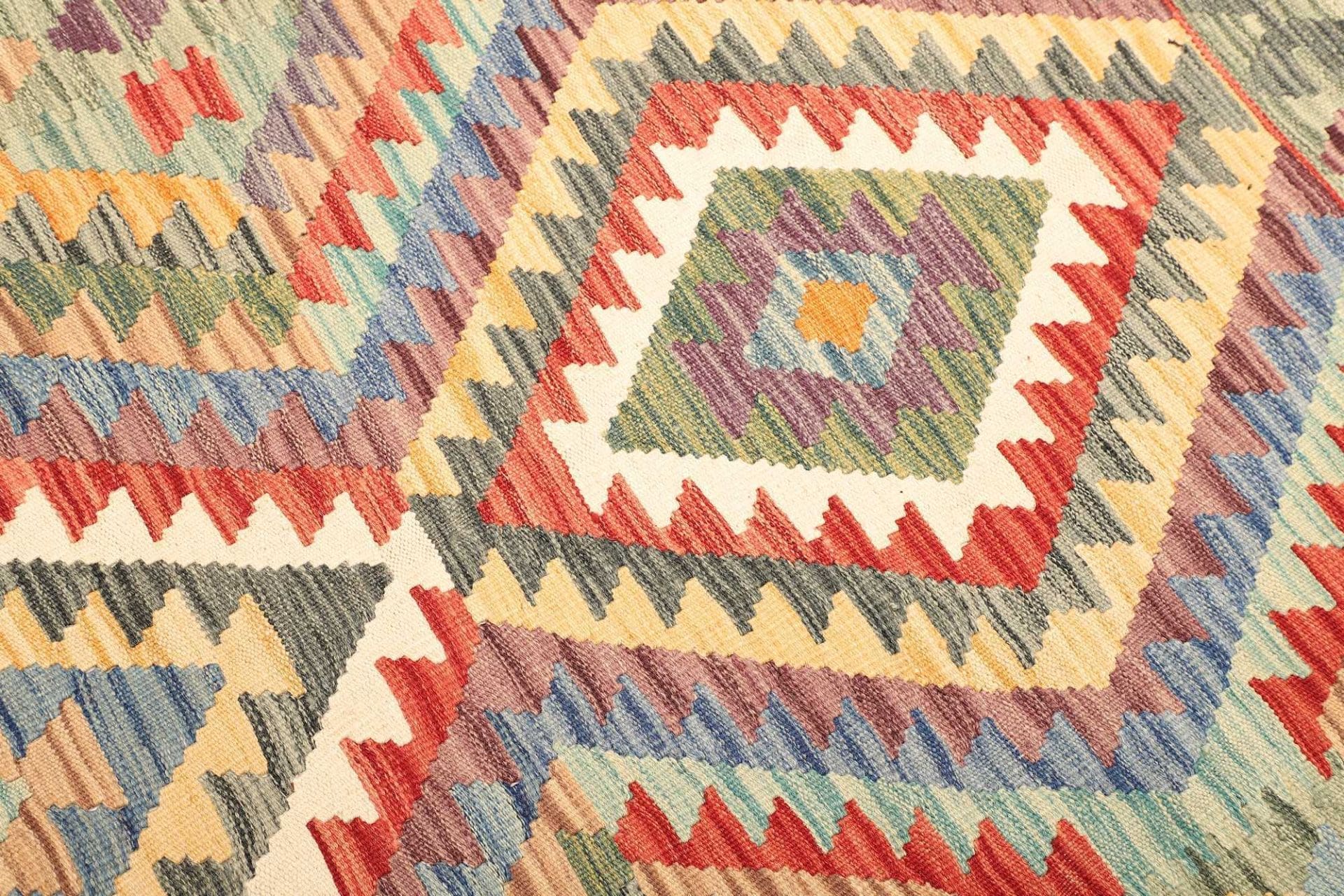 kelim-teppich-136-x-171cm-aus-schurwolle-handgewebt-rustikales-flair-3 Handgewebter Kelim, 136 × 171 cm, Wolle