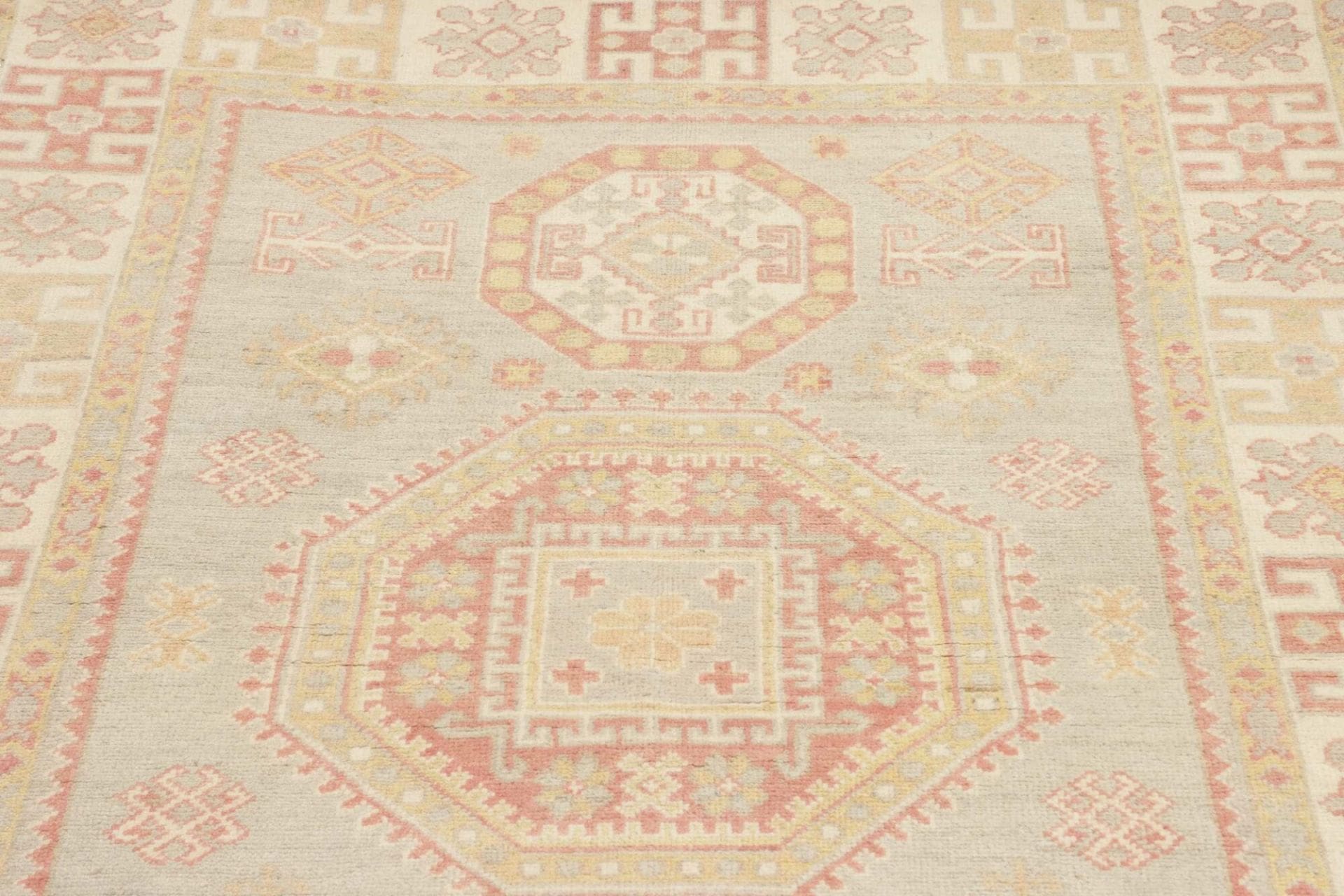 Kazak Orientteppich aus Pakistan, 123 × 172 cm