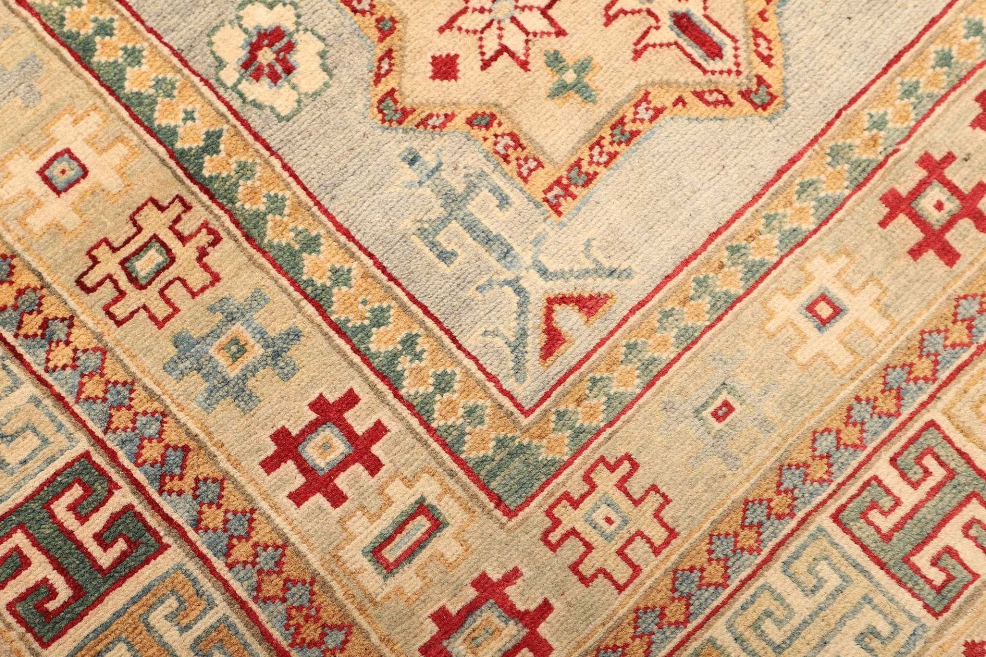 Kazak Orientteppich aus Afghanistan, 122 × 175 cm