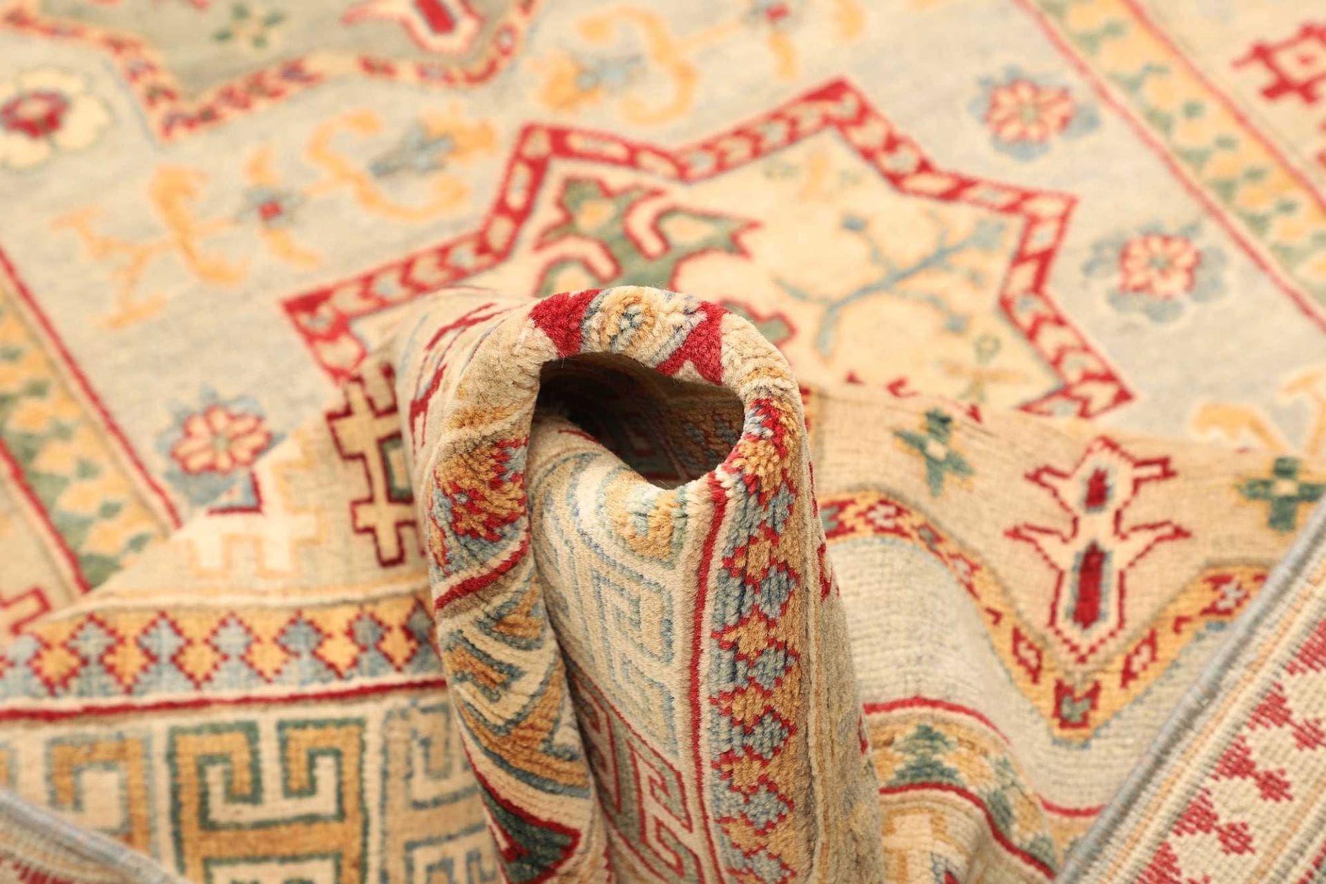 Kazak Orientteppich aus Afghanistan, 122 × 175 cm