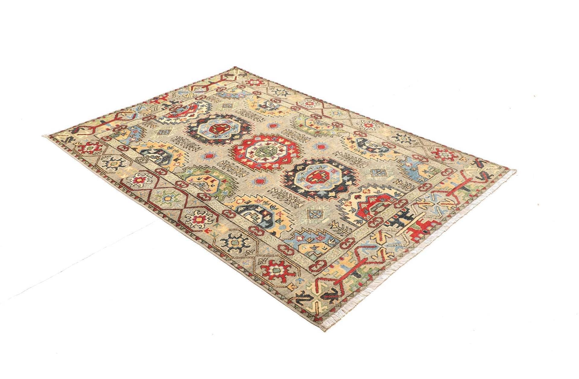 Kazak Orientteppich 125 × 178 cm aus Wolle, handgeknüpft