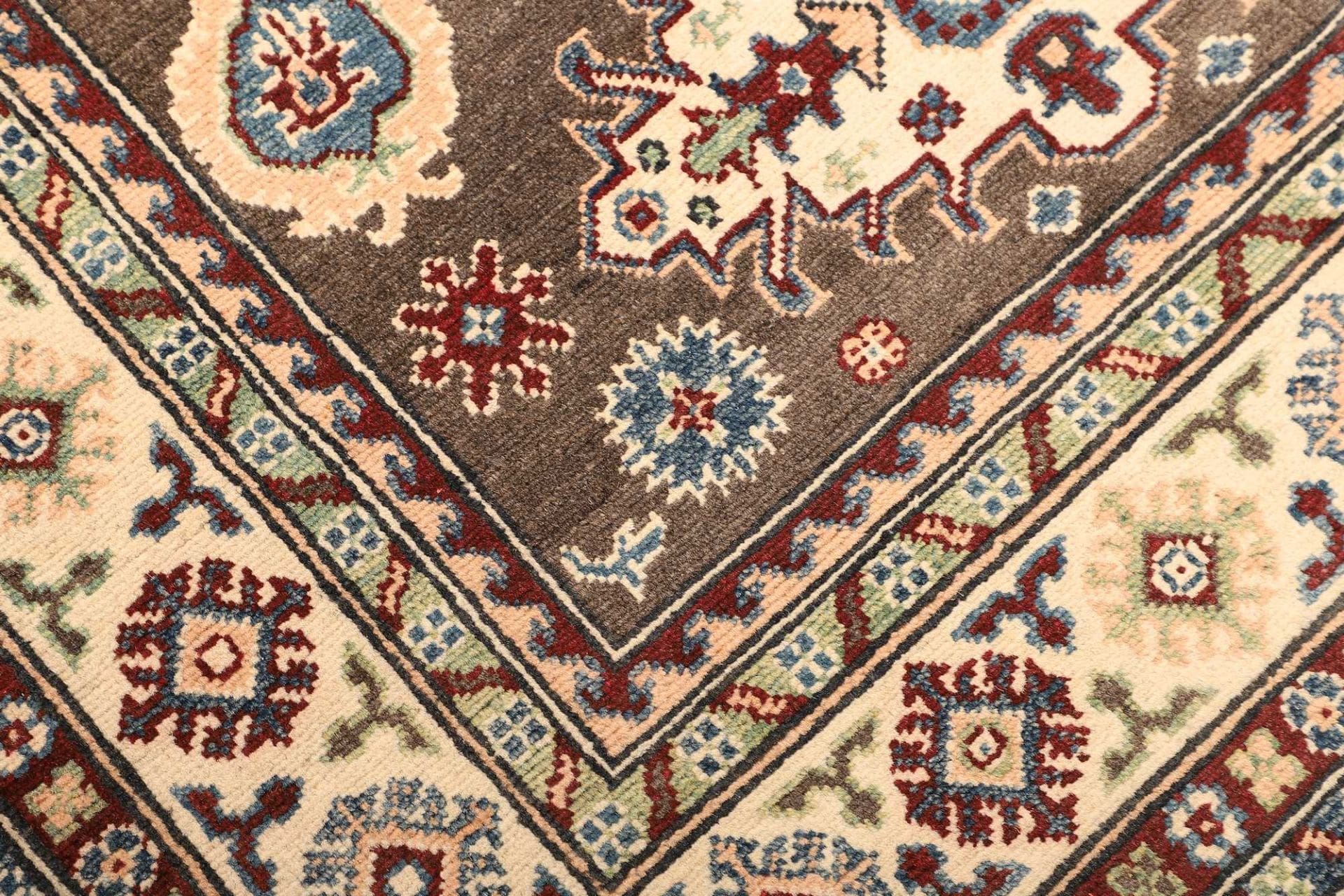 Kazak Orientteppich 122 × 187 cm aus Wolle, handgeknüpft