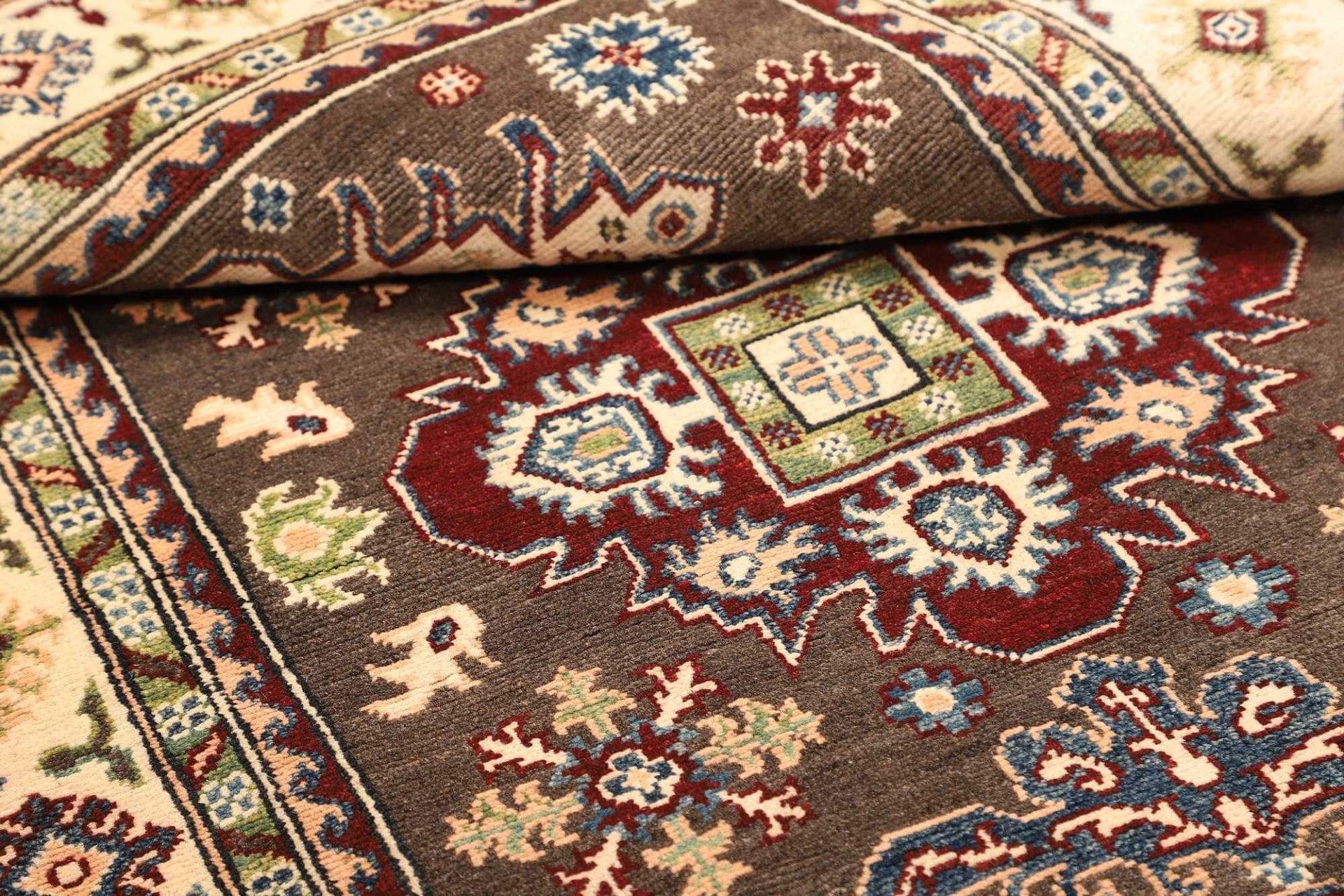 Kazak Orientteppich 122 × 187 cm aus Wolle, handgeknüpft