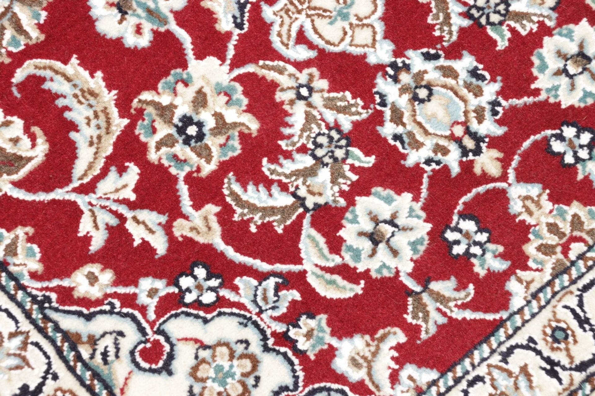 Nain Perserteppich aus Iran, 133 × 208 cm
