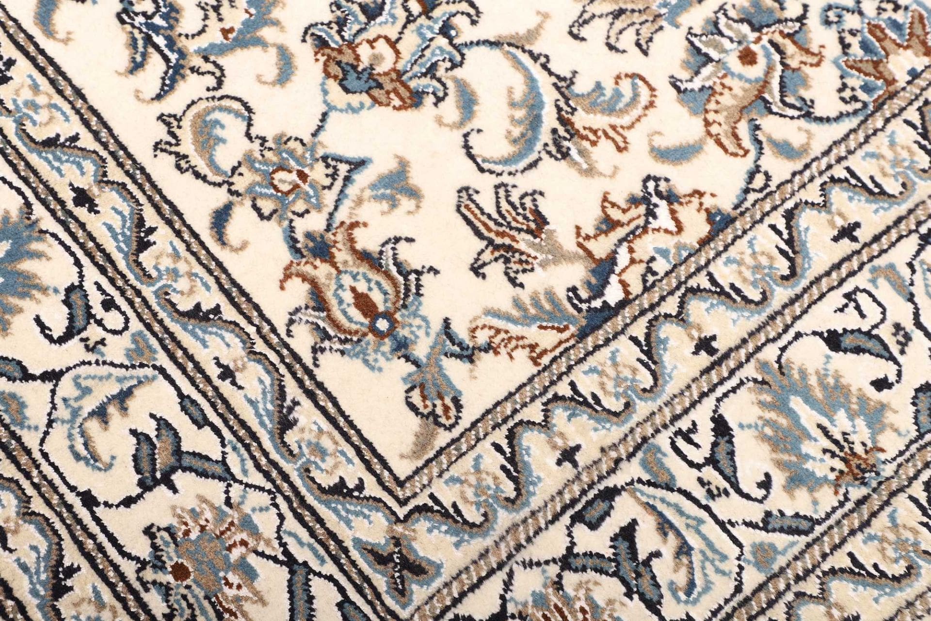 Nain Perserteppich aus Iran, 153 × 200 cm