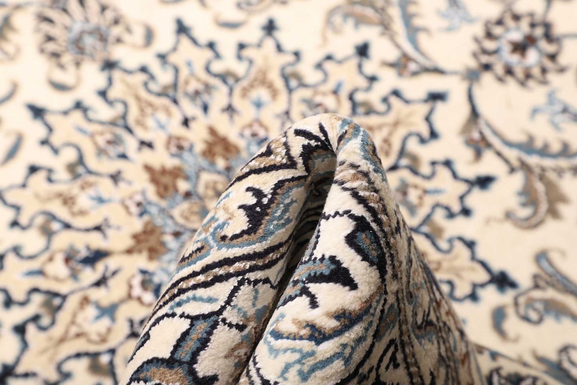 Nain Perserteppich aus Iran, 153 × 200 cm