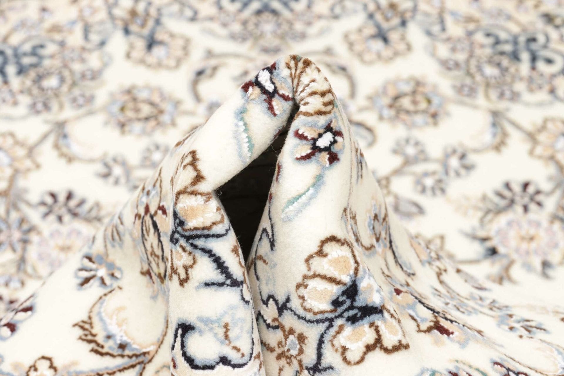 Nain Perserteppich aus Iran, 131 × 202 cm
